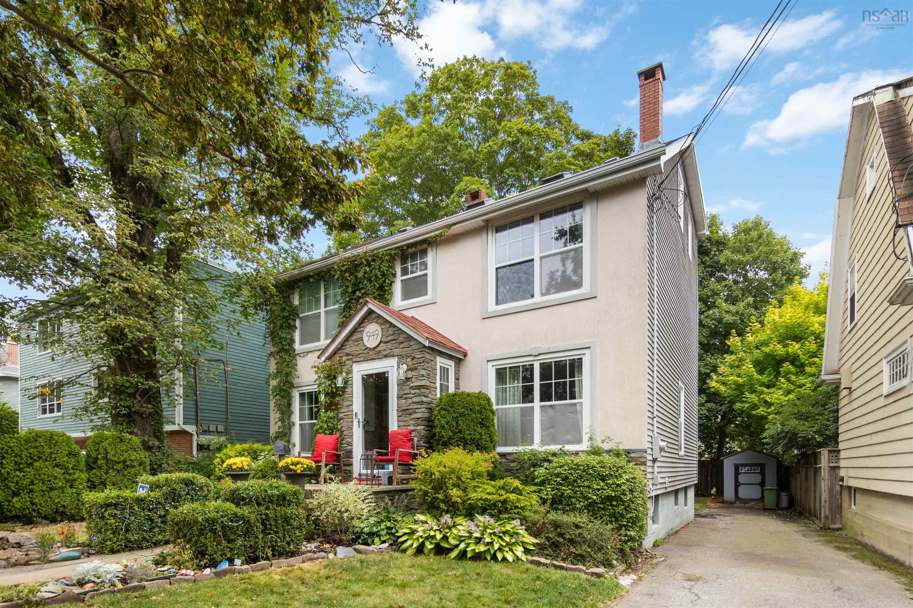 Thumbnail image for 949 McLean Street MLS<sup>®</sup> 202607656