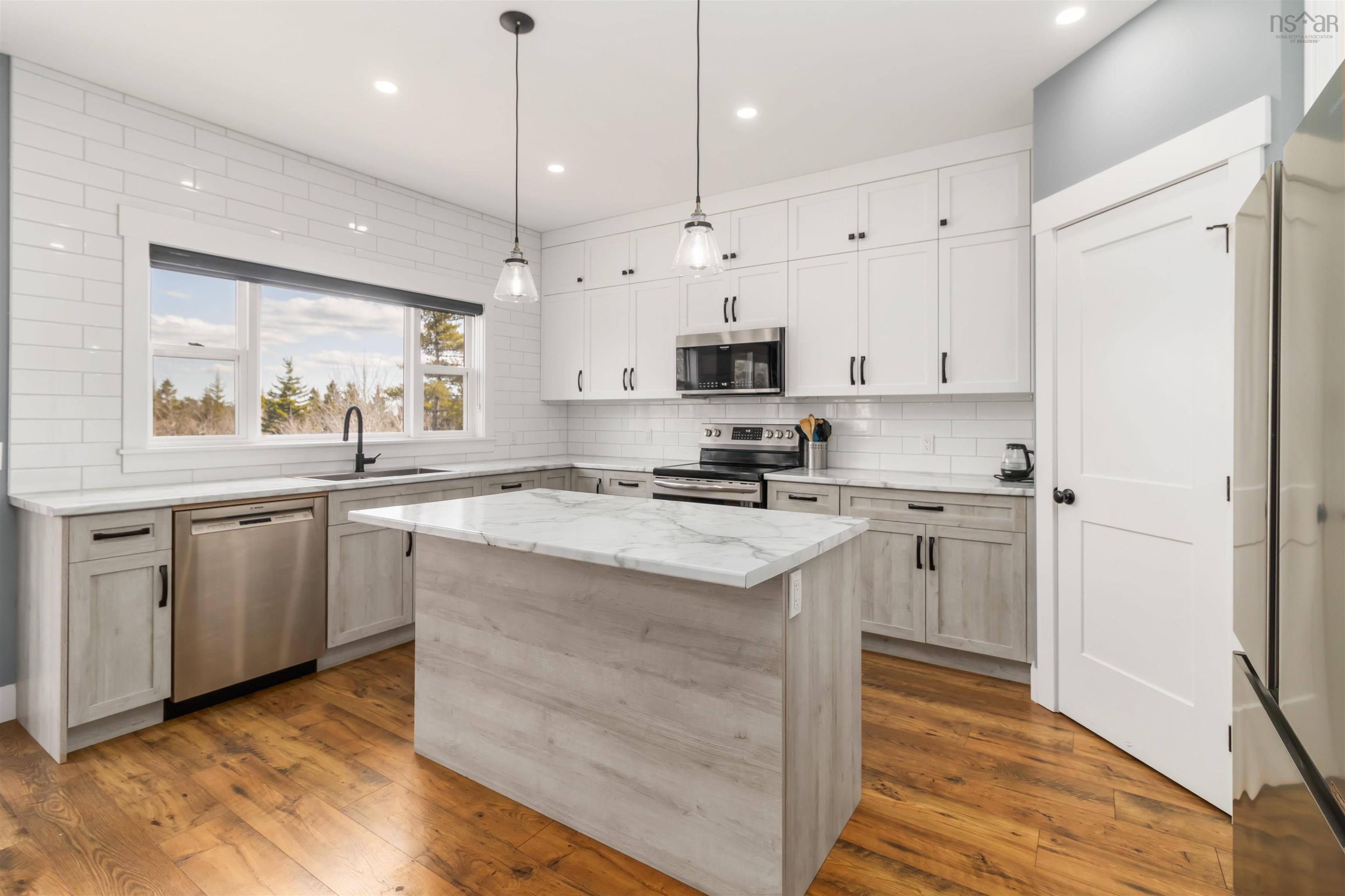 Thumbnail image for 558 Goldeneye Drive MLS<sup>®</sup> 202607705