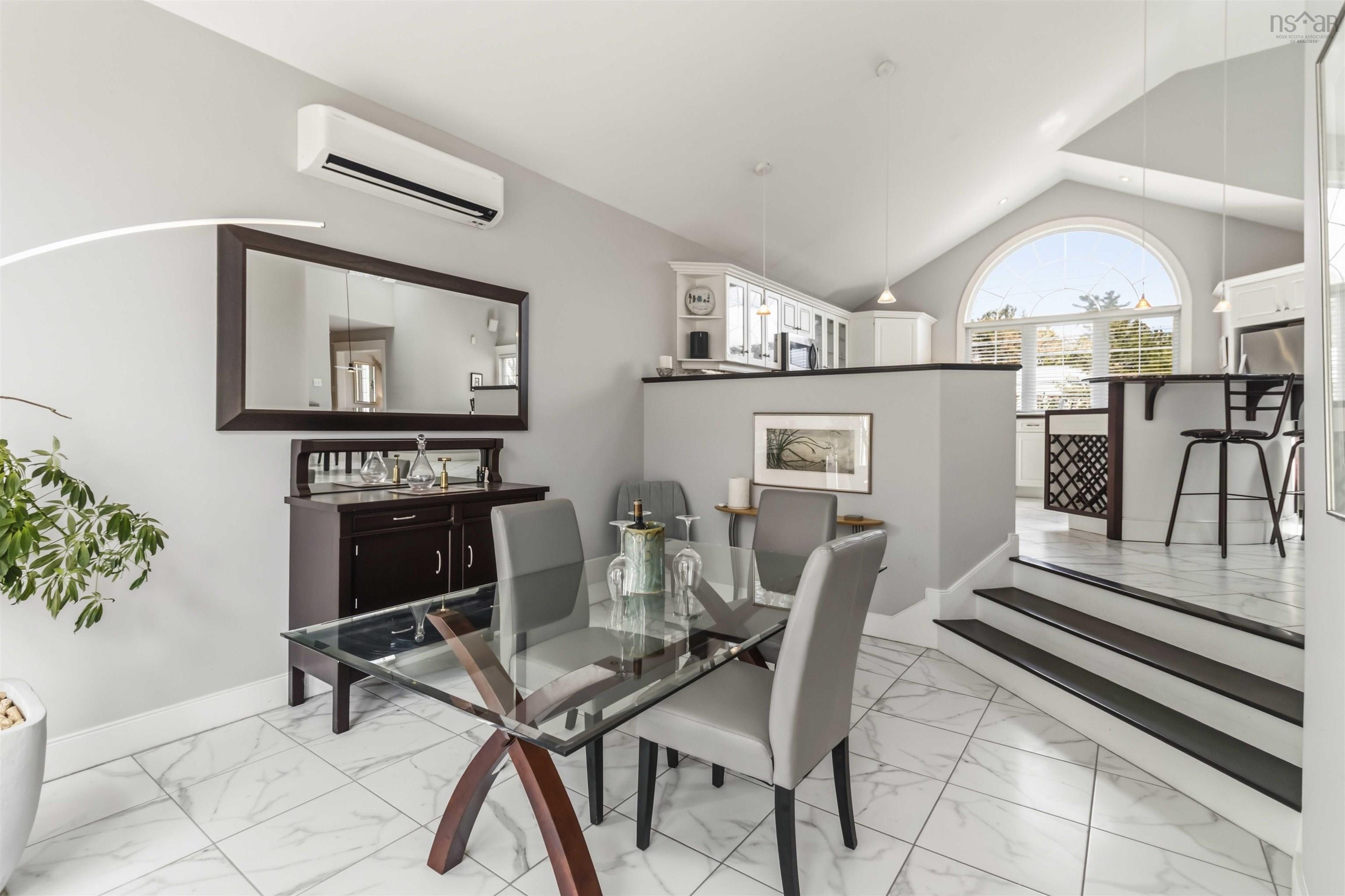 Thumbnail image for 40 Wedgewood Avenue MLS<sup>®</sup> 202607828