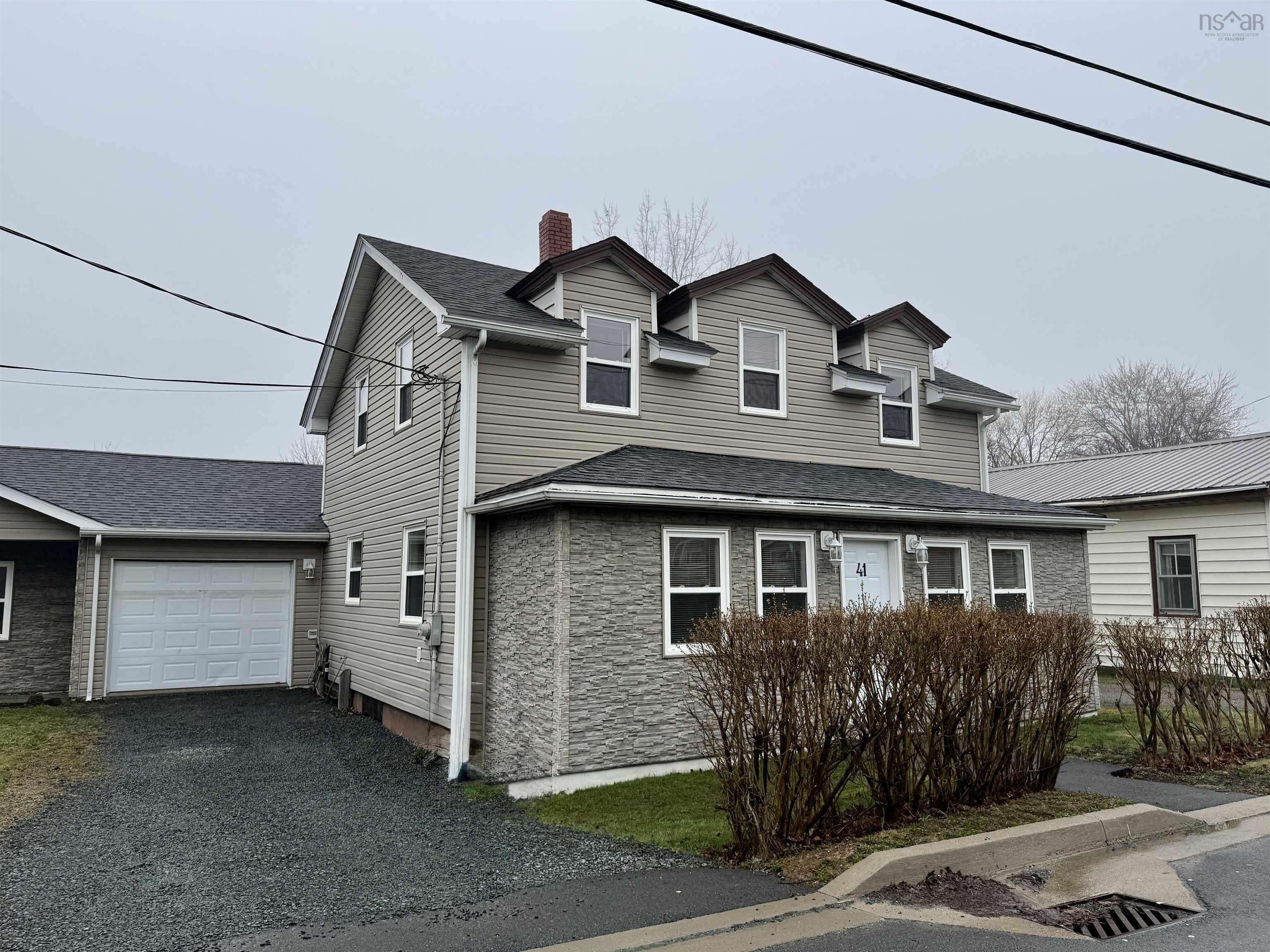 Thumbnail image for 41 Irving Street MLS<sup>®</sup> 202607956