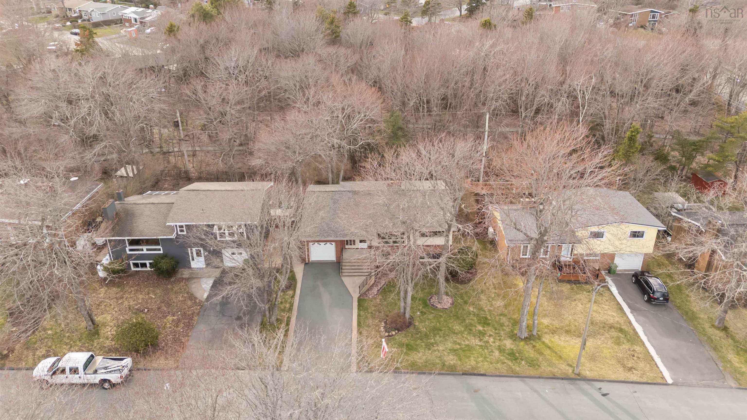 Thumbnail image for 71 Woodward Crescent MLS<sup>®</sup> 202608216