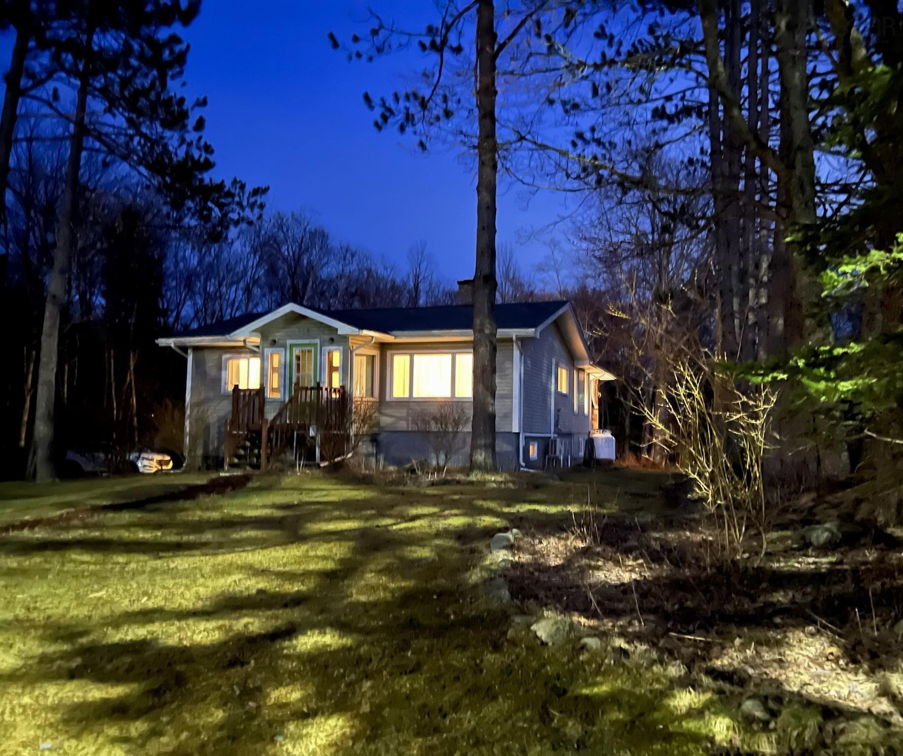 Thumbnail image for 553 Beaverbank MLS<sup>®</sup> 202608414