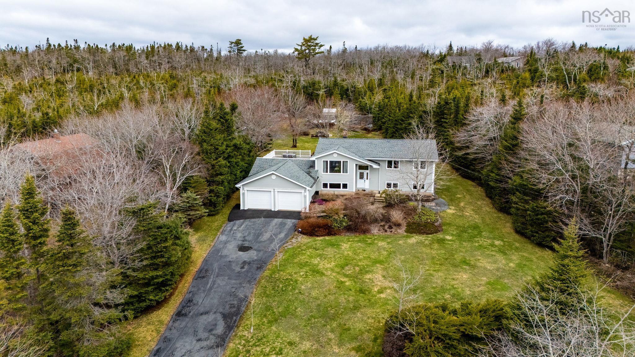 Thumbnail image for 122 Bayview Drive MLS<sup>®</sup> 202608415