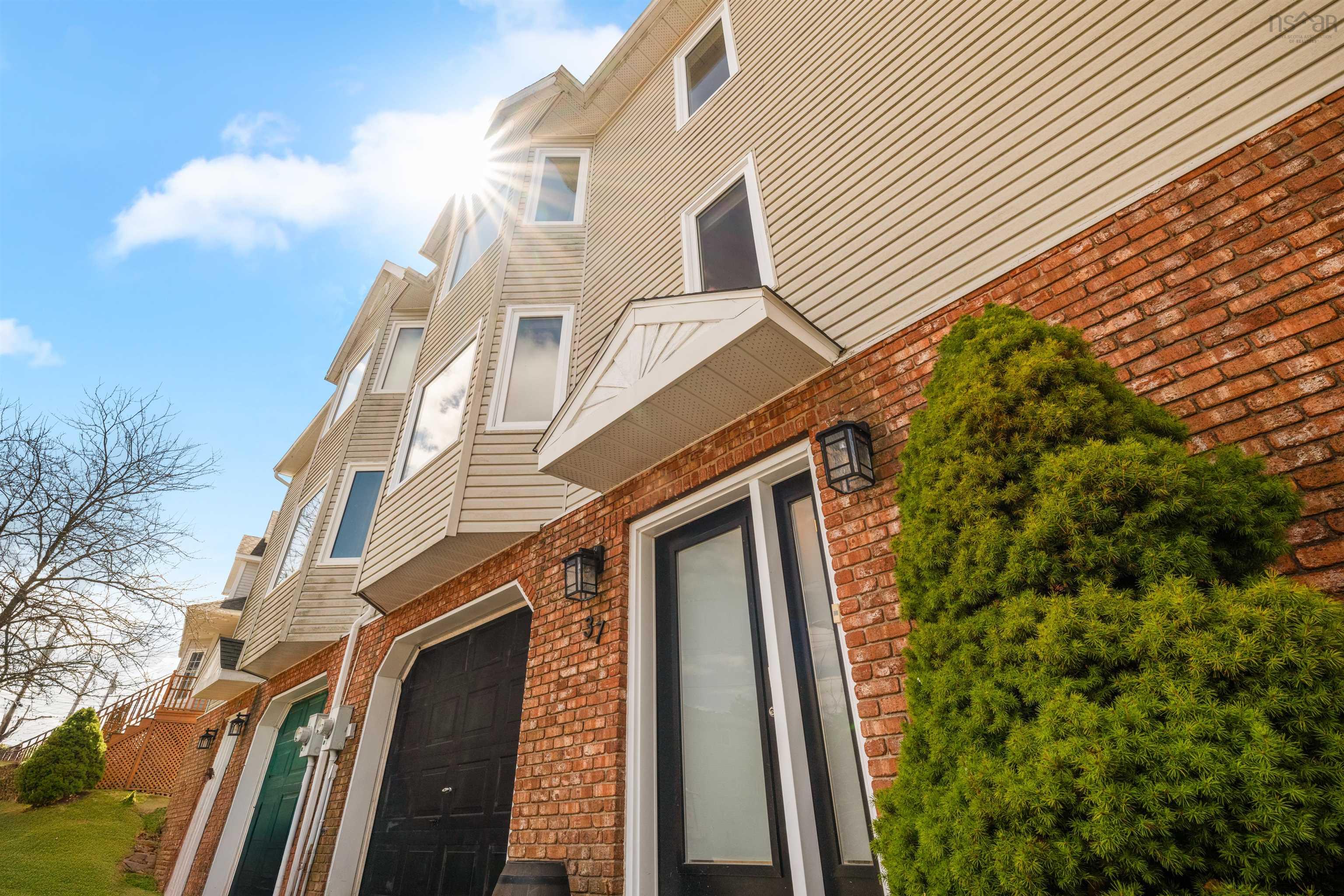 Thumbnail image for 37 Royal Masts Way MLS<sup>®</sup> 202608457