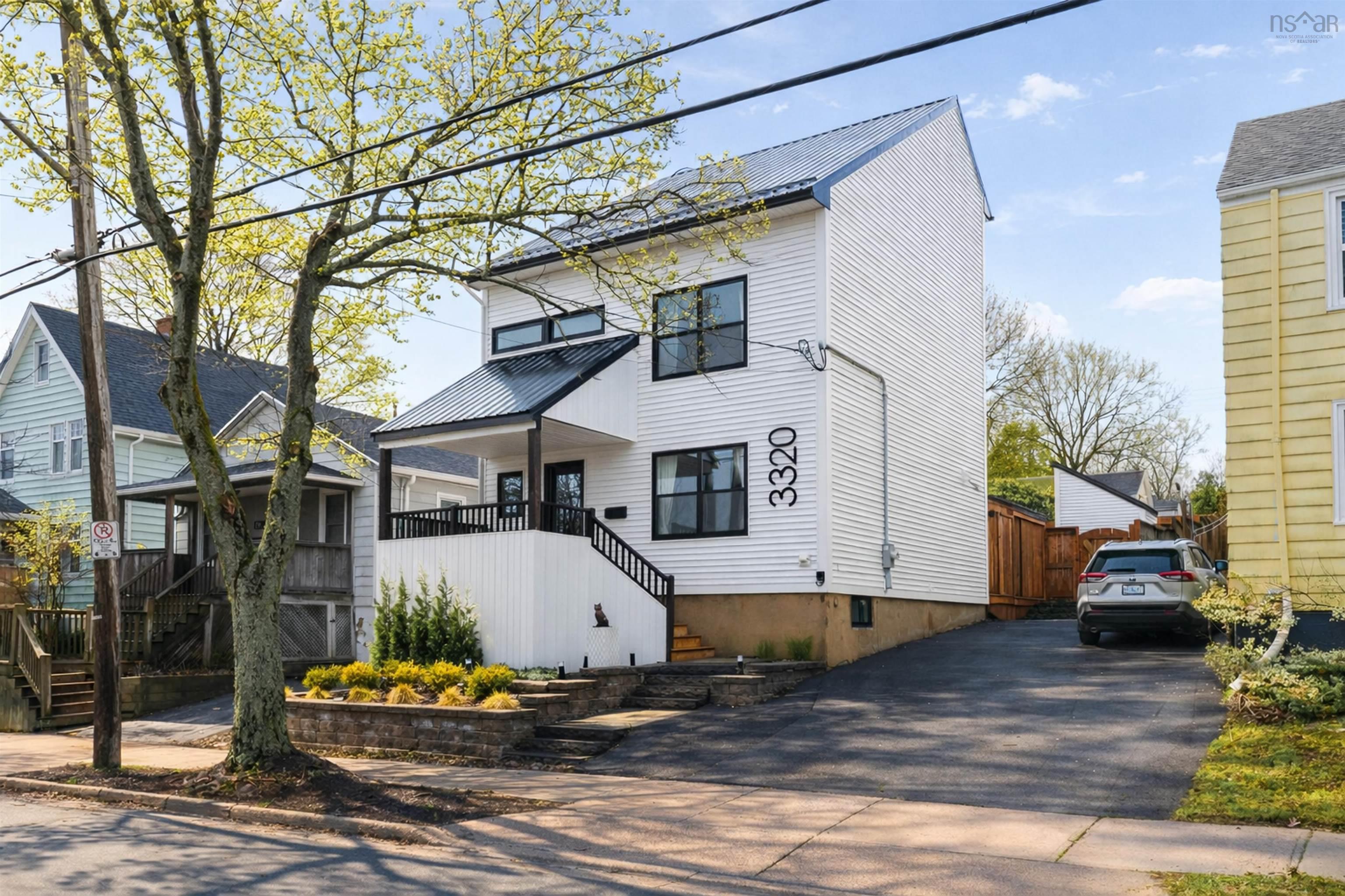 Thumbnail image for 3320 Agricola Street MLS<sup>®</sup> 202608603