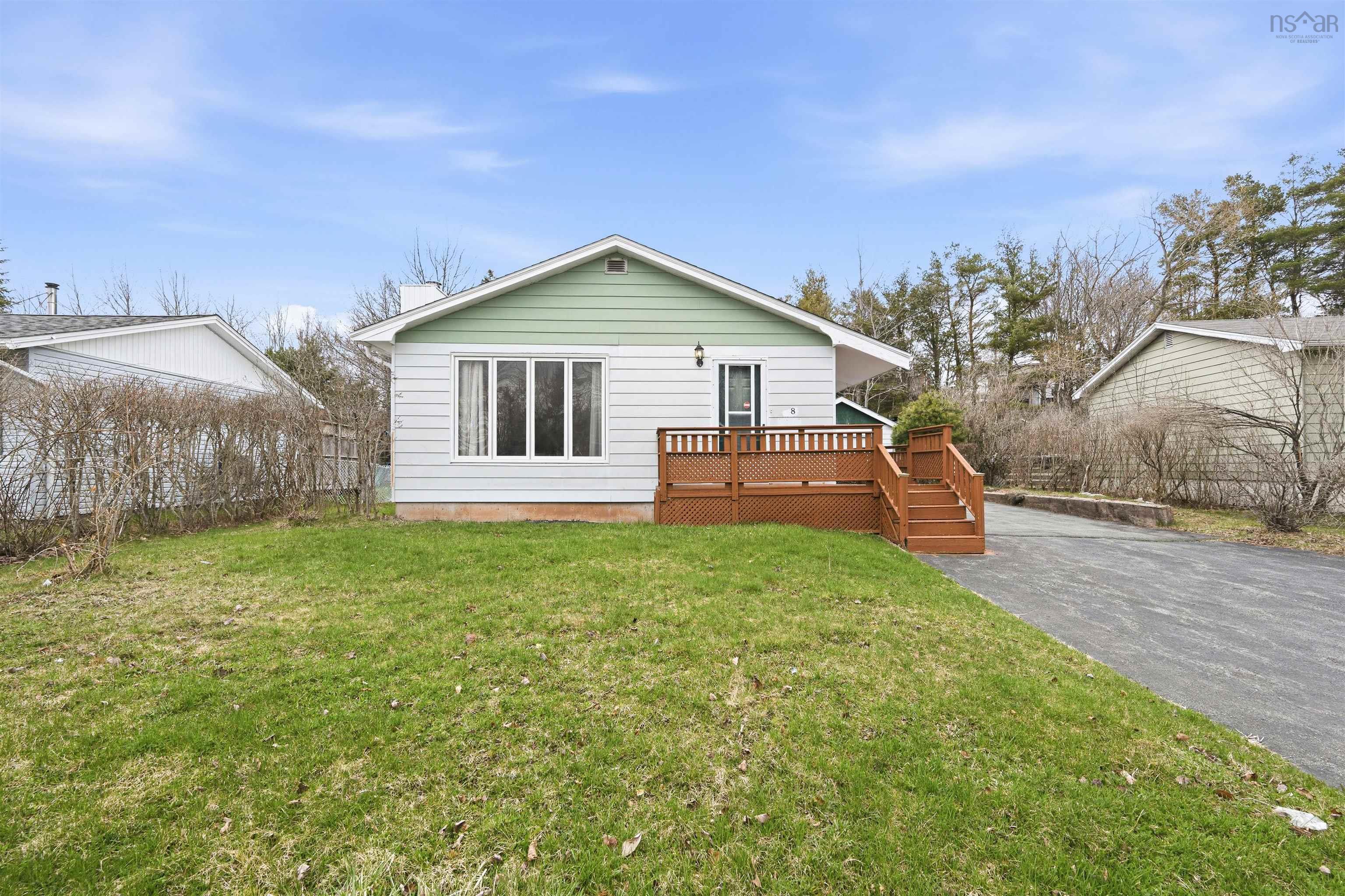 Thumbnail image for 8 Polara Drive MLS<sup>®</sup> 202608663