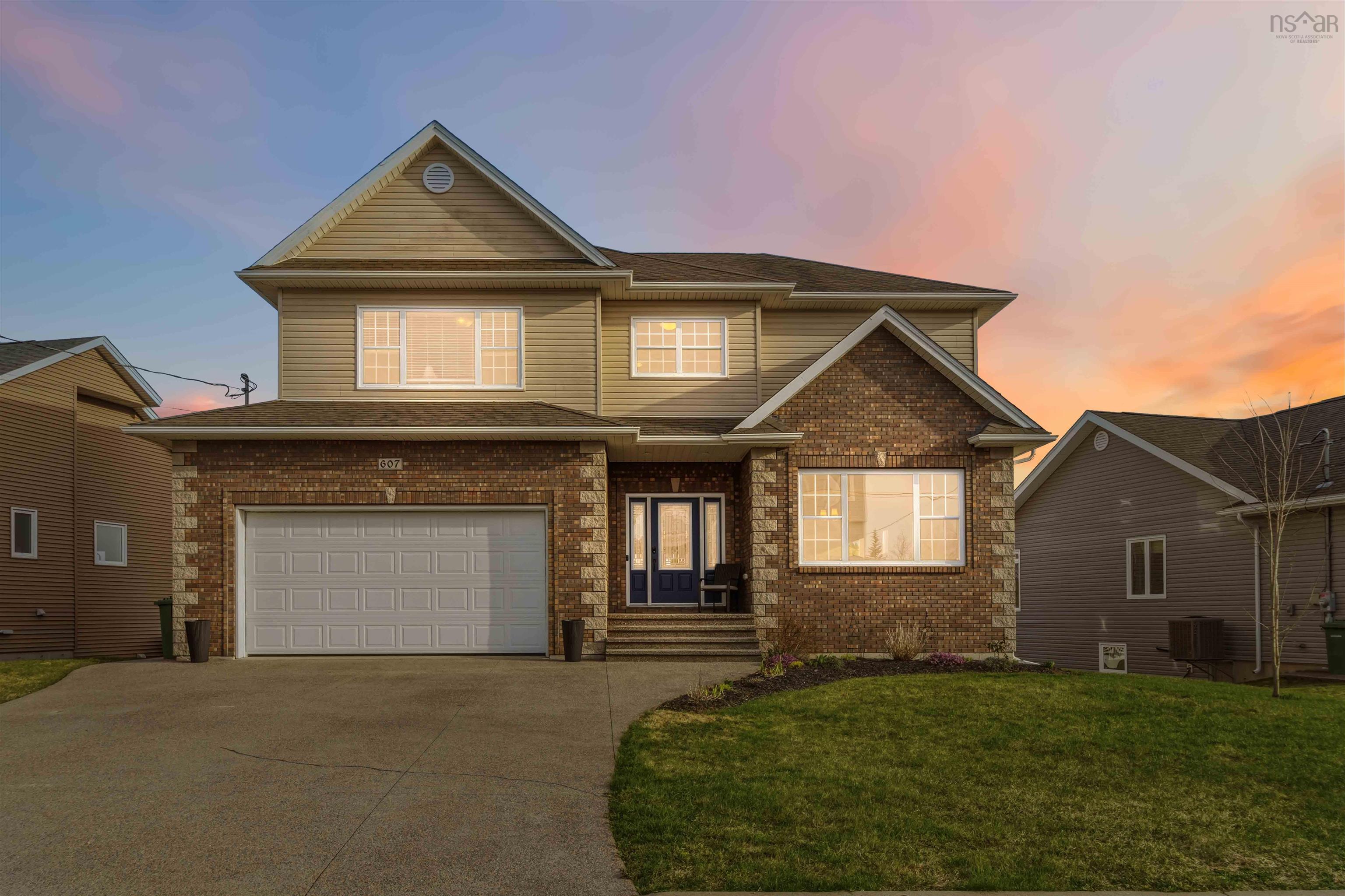 Thumbnail image for 607 Astral Drive MLS<sup>®</sup> 202608889