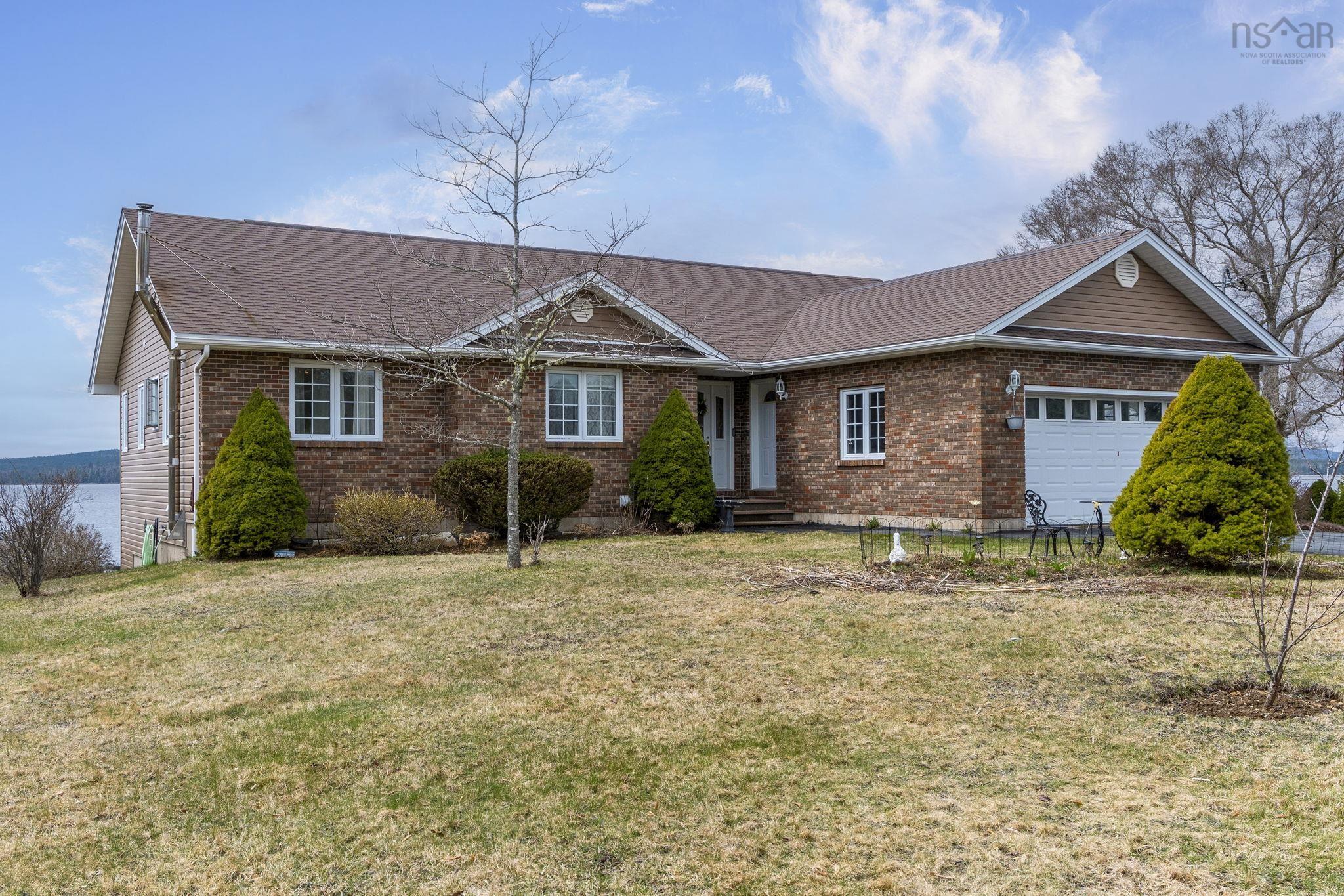 Thumbnail image for 228 Ostrea Lake Road MLS<sup>®</sup> 202608957