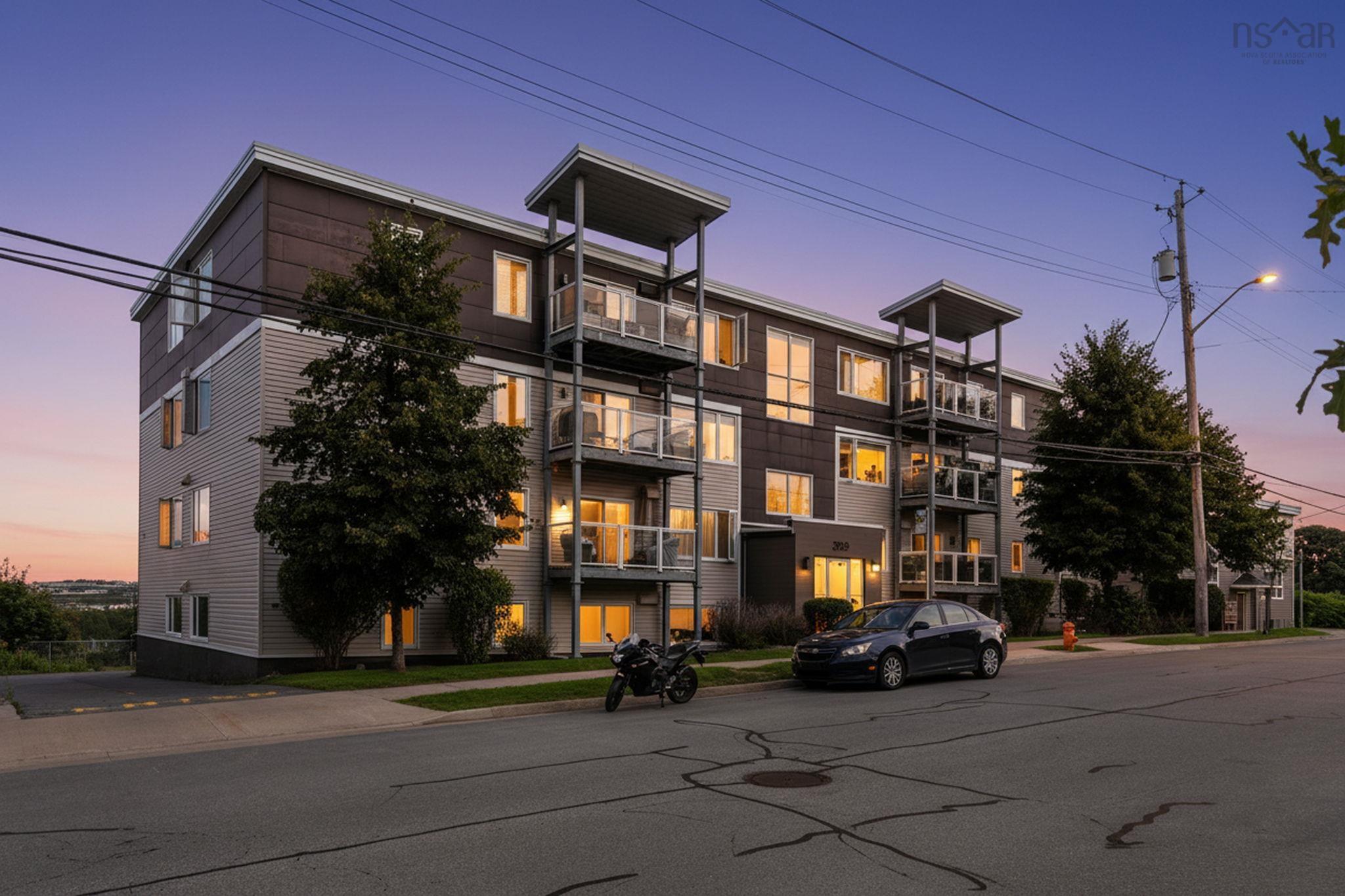Thumbnail image for 304 3749 Kencrest Avenue MLS<sup>®</sup> 202609049
