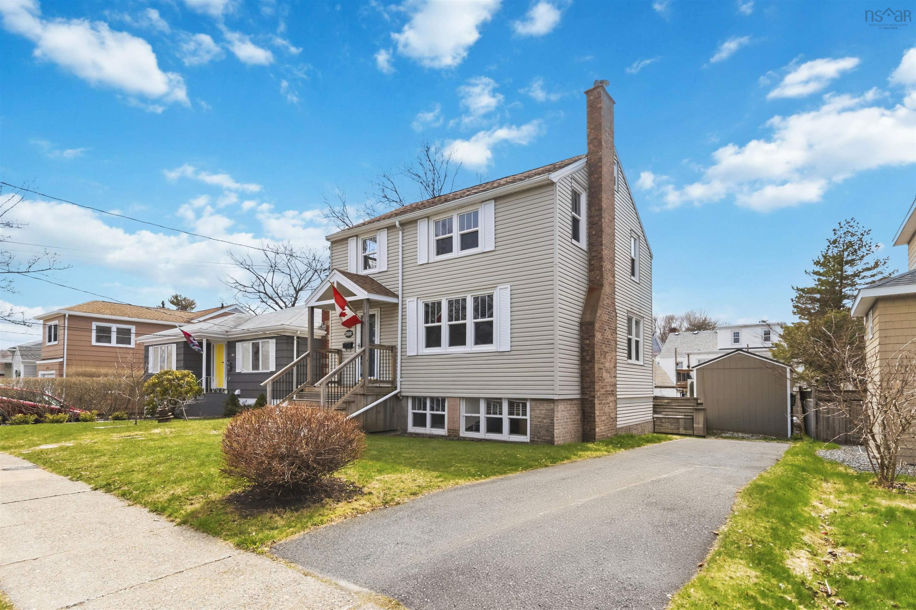 Thumbnail image for 3188 Hemlock Street MLS<sup>®</sup> 202609061