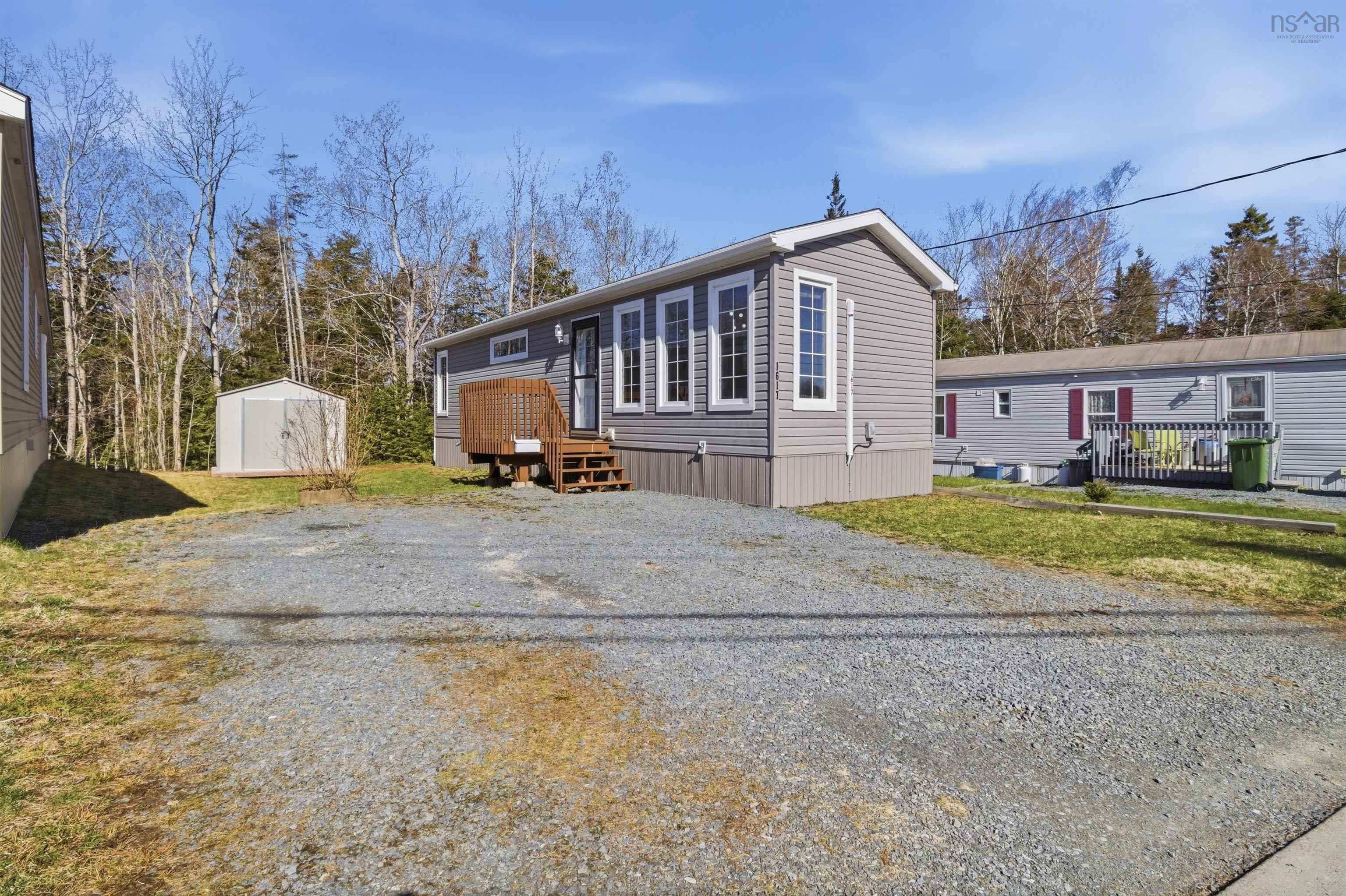 Thumbnail image for 1617 Frankie Drive MLS<sup>®</sup> 202609195