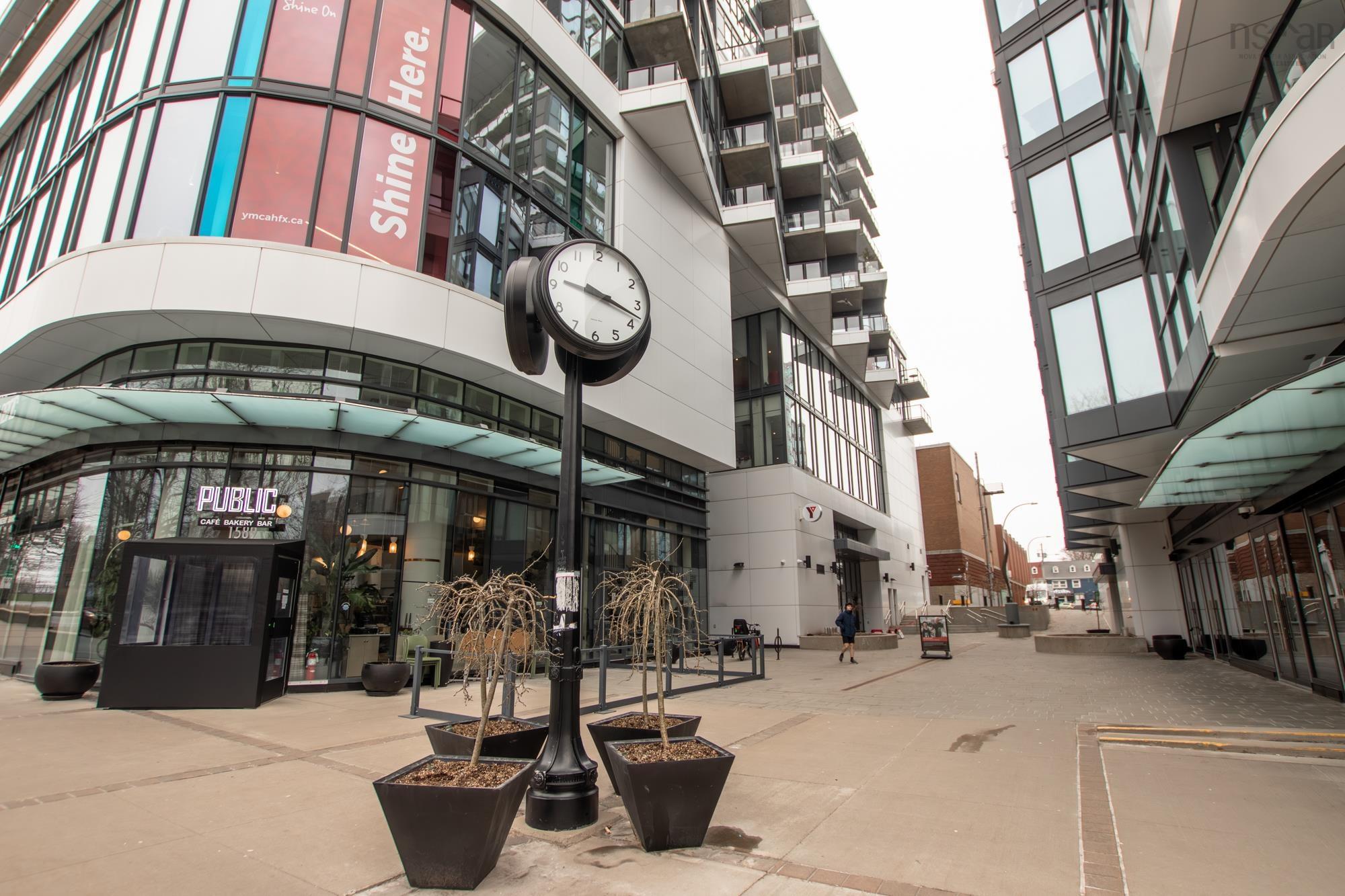 Thumbnail image for 404 1585 South Park Street MLS<sup>®</sup> 202609248