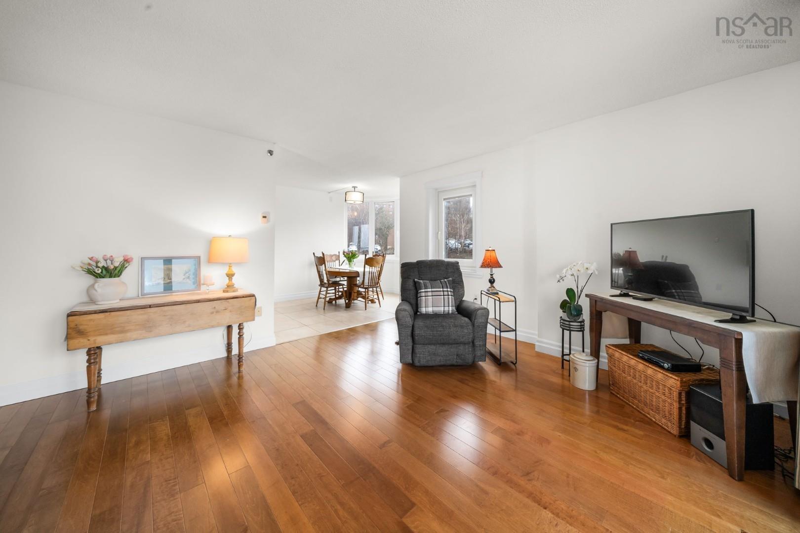 View image 12