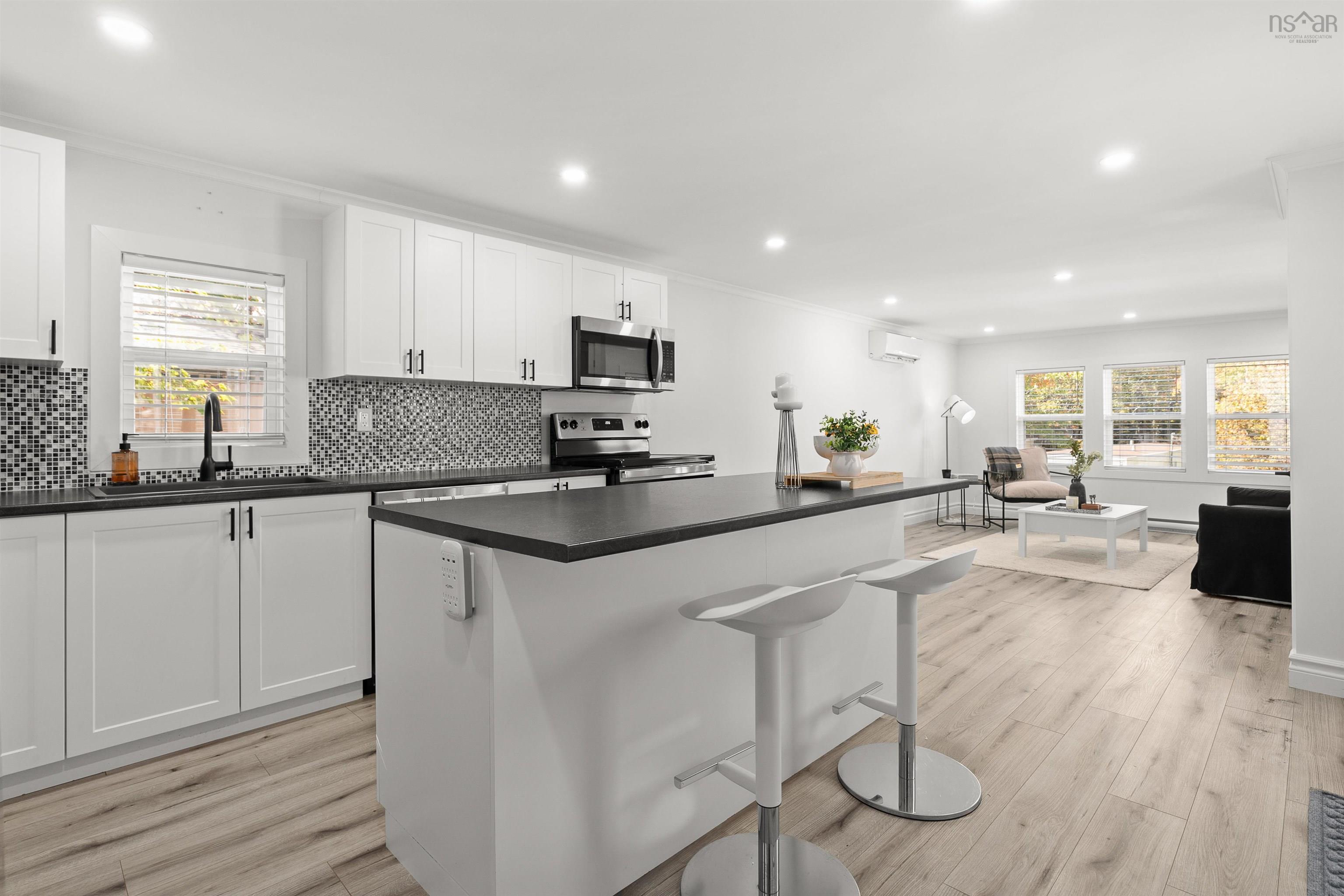 Thumbnail image for 18 Commodore Avenue MLS<sup>®</sup> 202609504