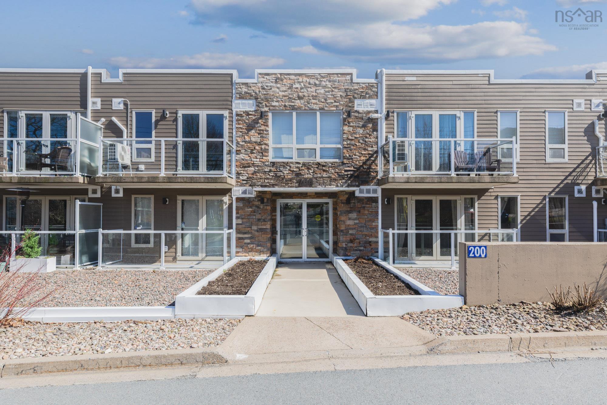 Thumbnail image for 705 200 Crown Drive MLS<sup>®</sup> 202609585
