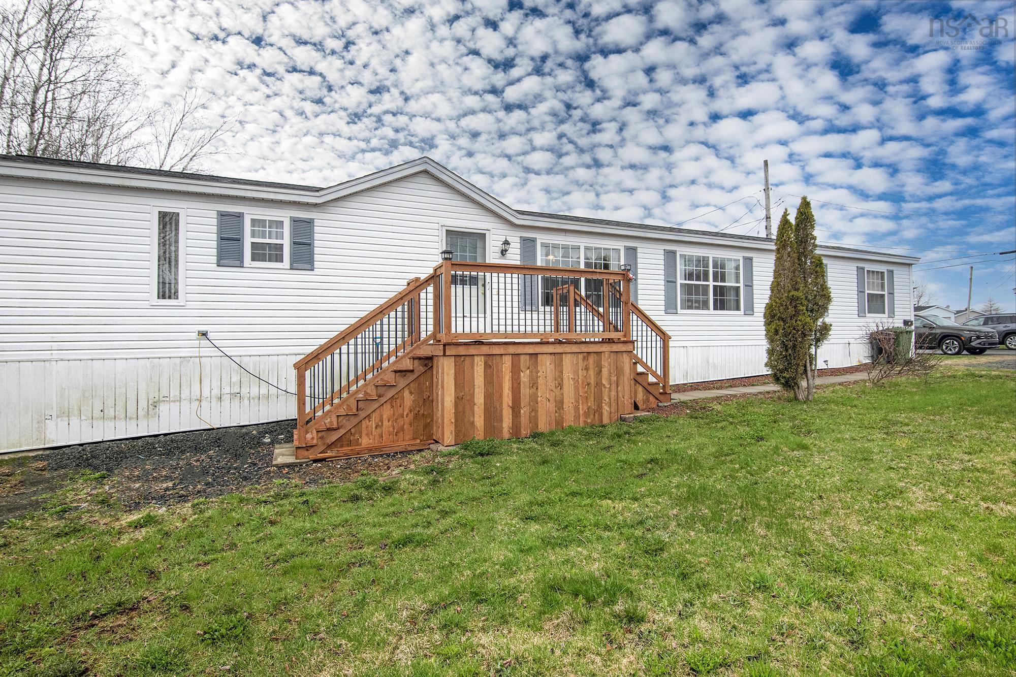 Thumbnail image for 42 Manor Drive MLS<sup>®</sup> 202609715