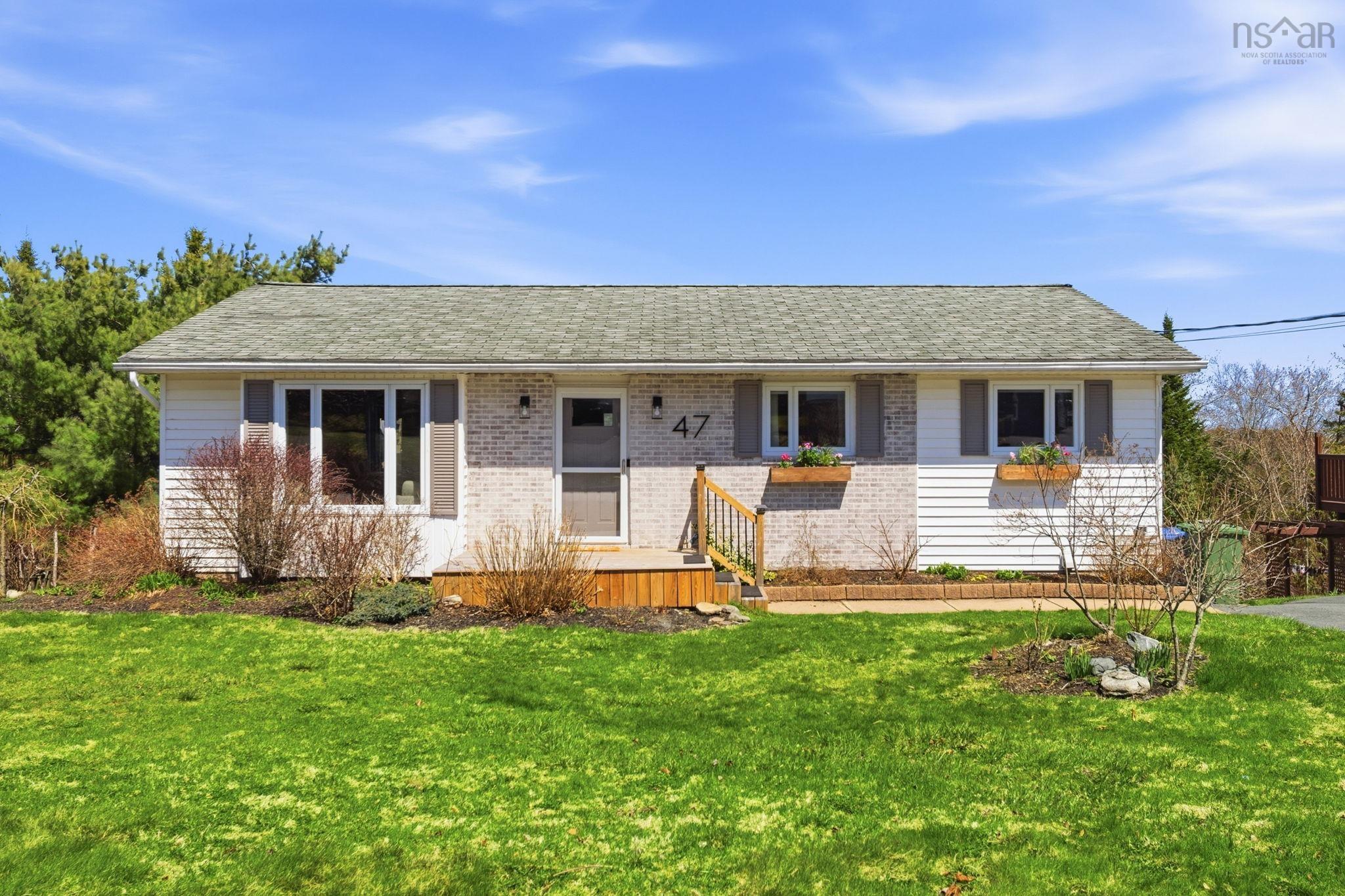 Thumbnail image for 47 Stratford Drive MLS<sup>®</sup> 202609726
