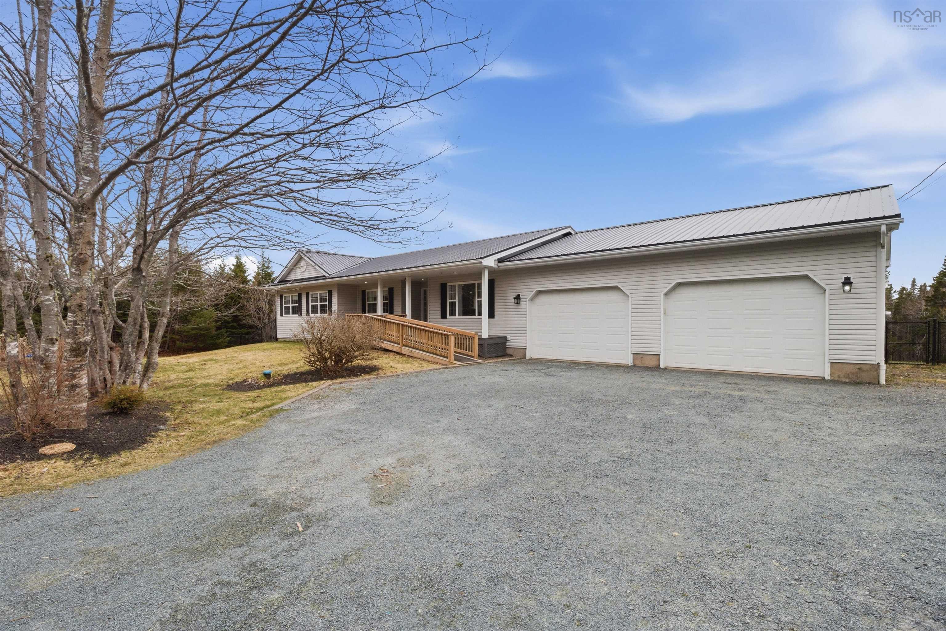 Thumbnail image for 77 Carmella Drive MLS<sup>®</sup> 202609832