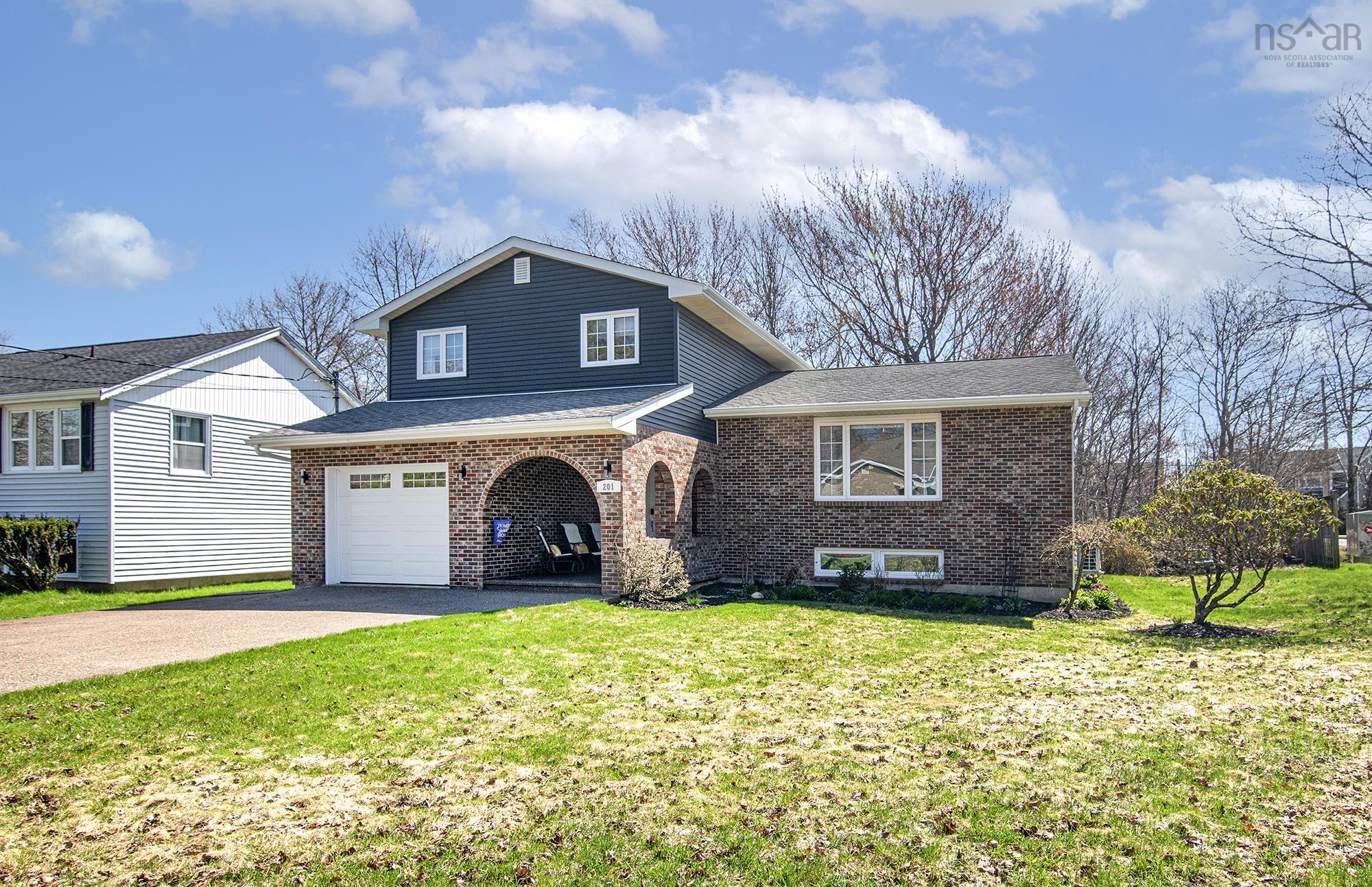 Thumbnail image for 201 Douglas Crescent MLS<sup>®</sup> 202609899