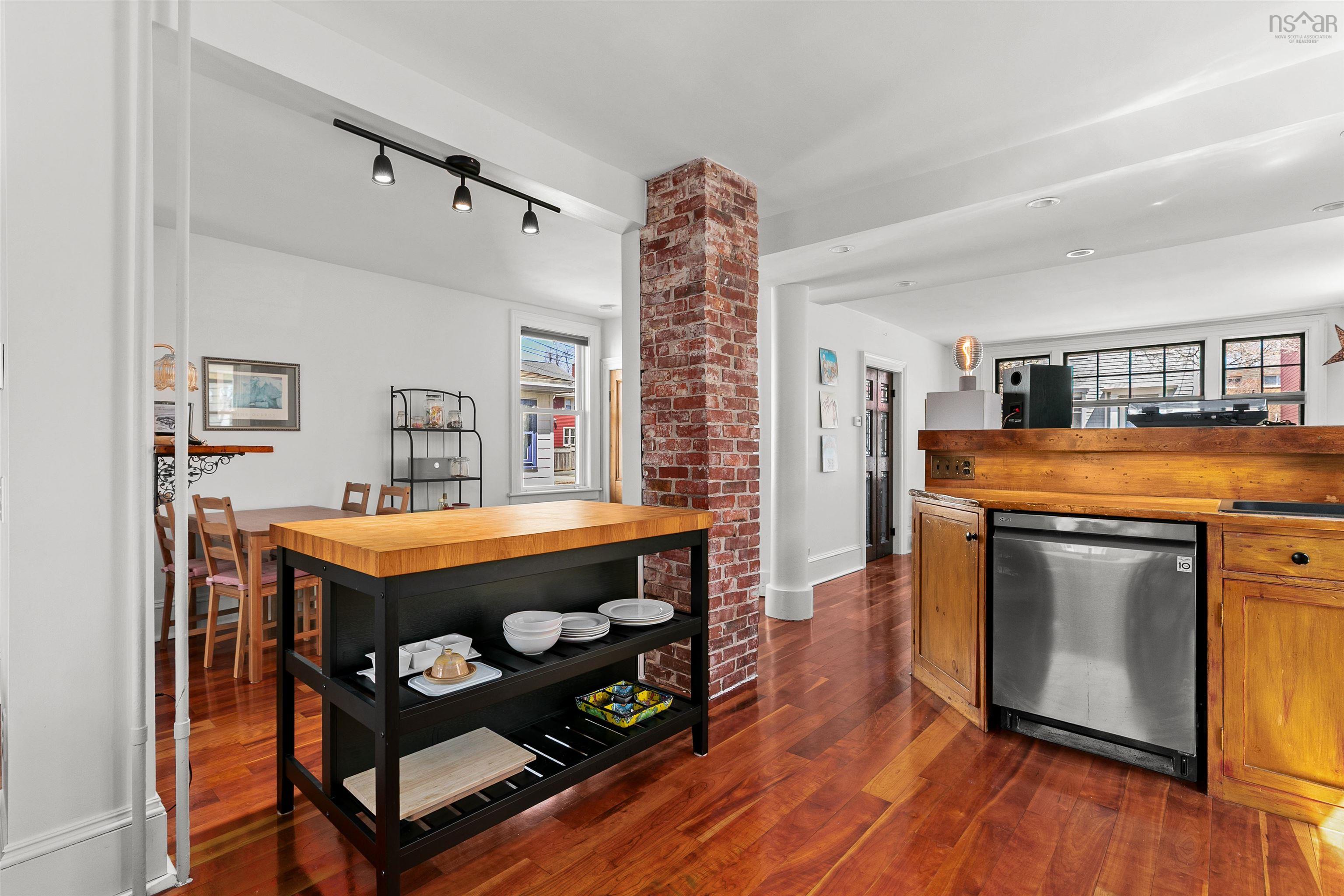View image 18