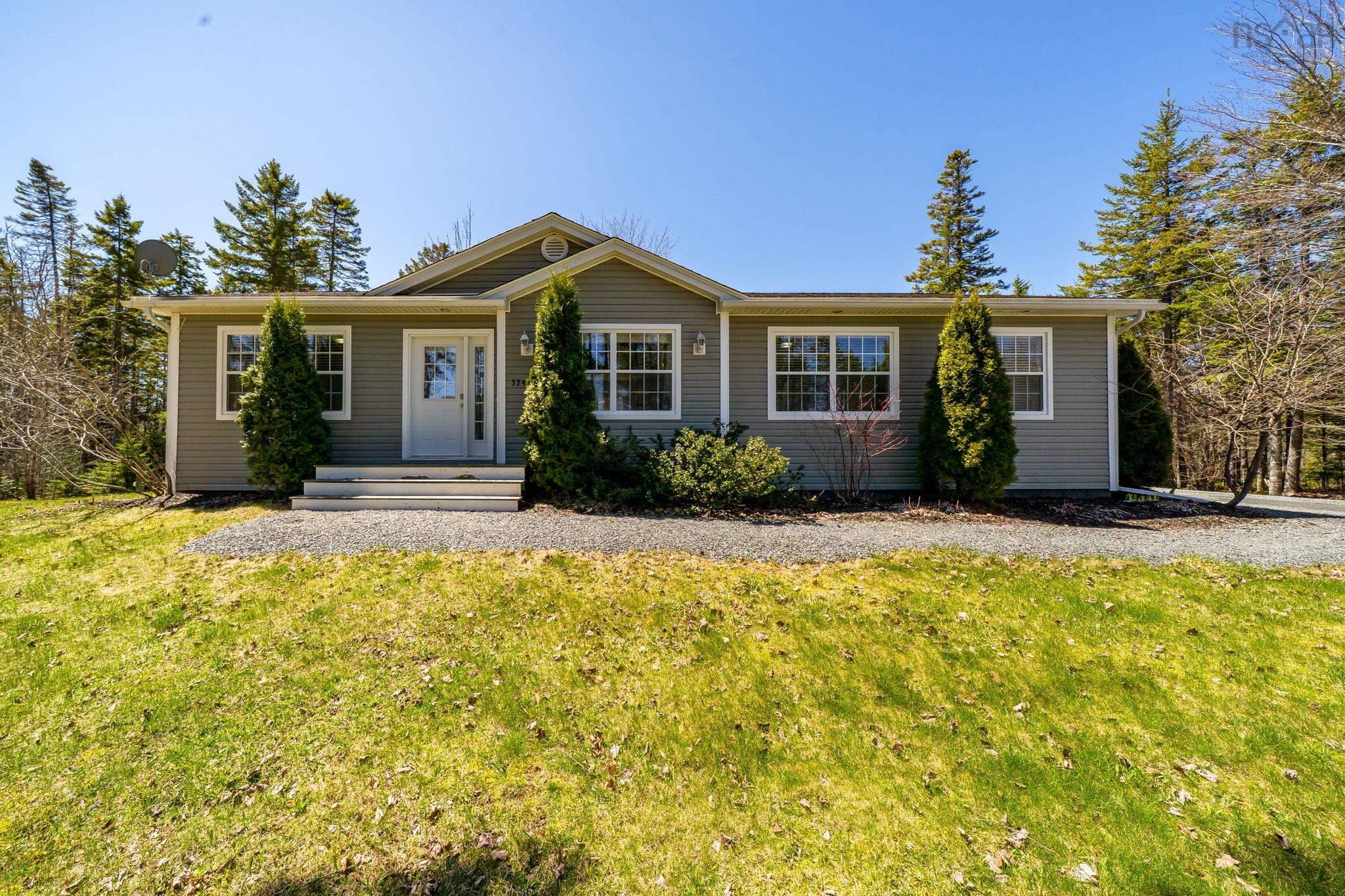 Thumbnail image for 3340 Sackville Drive MLS<sup>®</sup> 202610003