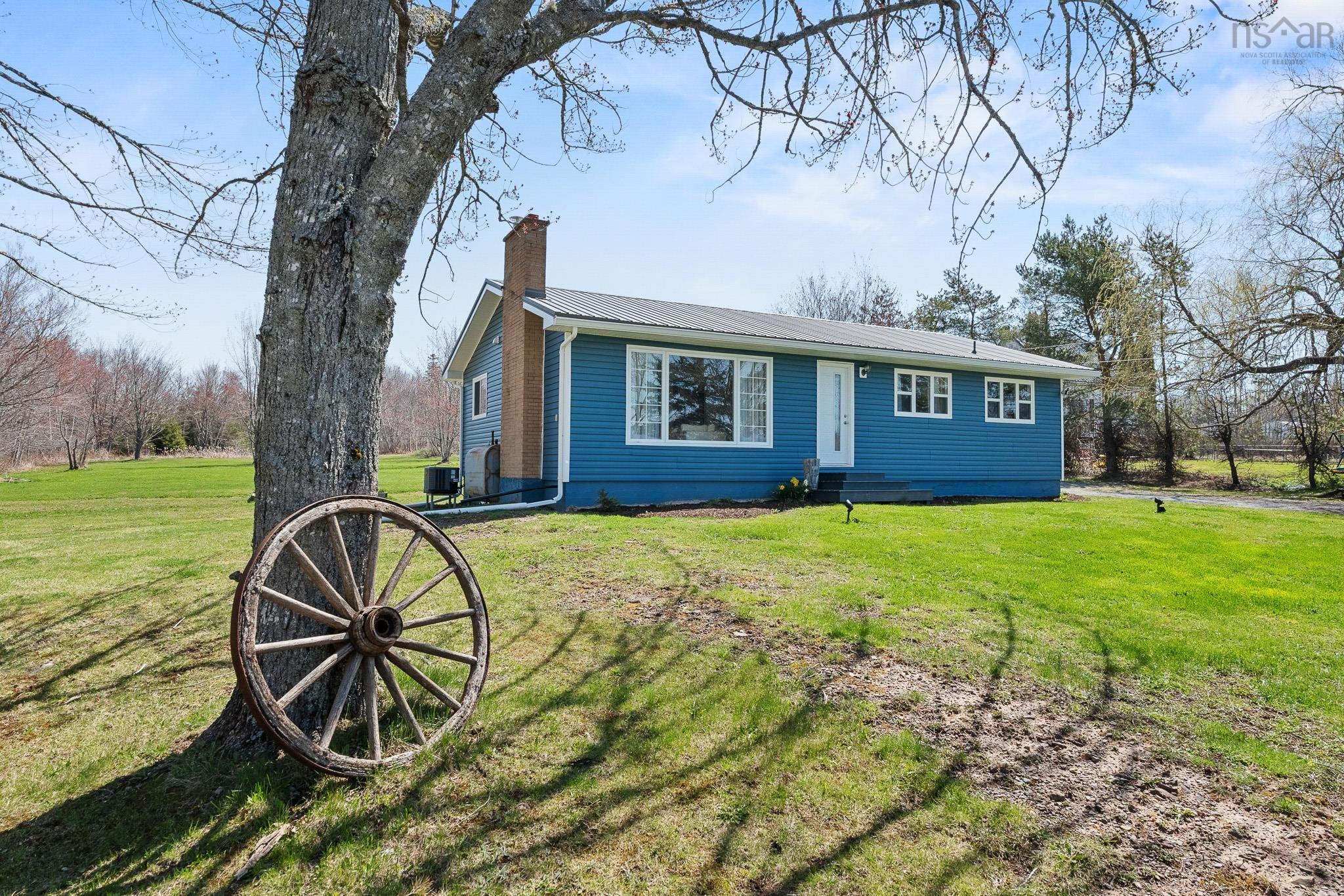 Thumbnail image for 544 Lake Road MLS<sup>®</sup> 202610201