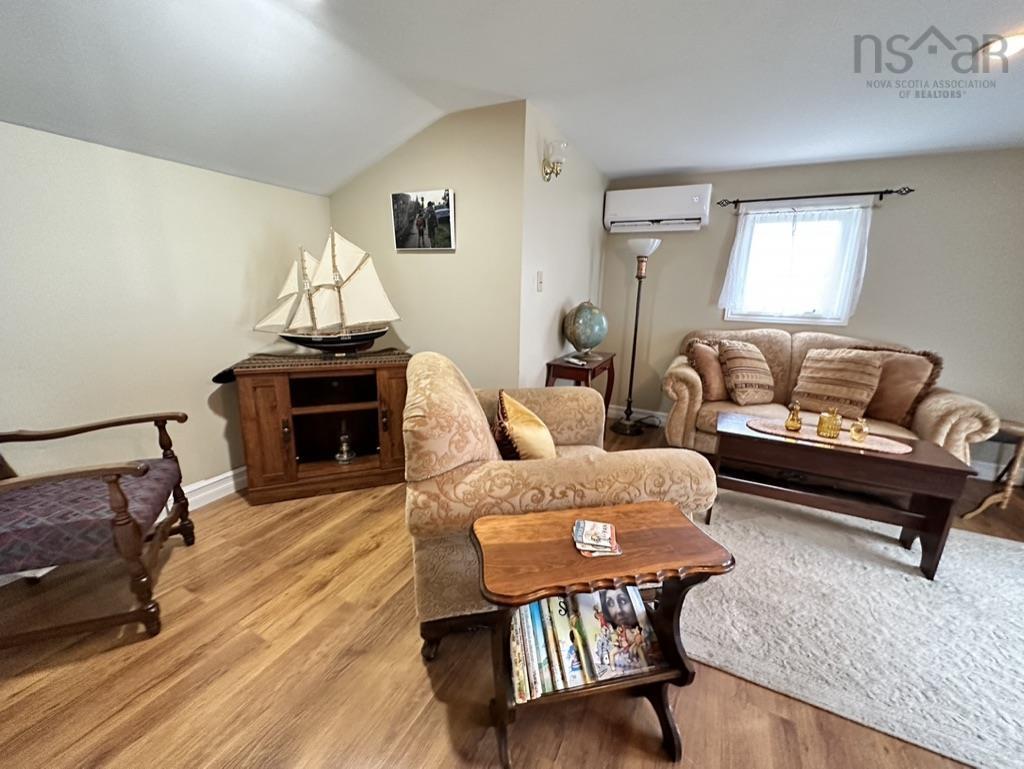 View image 18