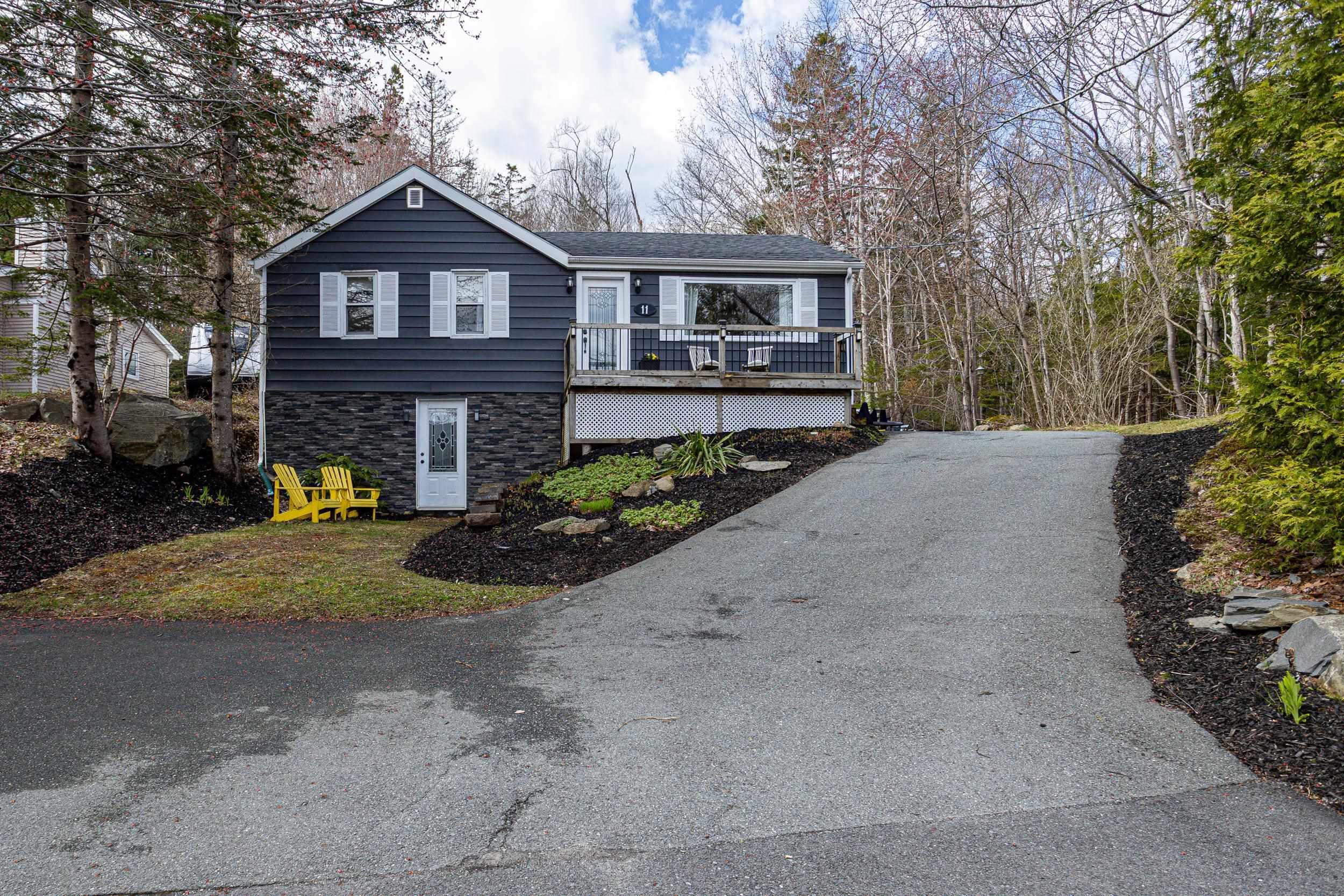Thumbnail image for 11 Dartmoor Crescent MLS<sup>®</sup> 202610400
