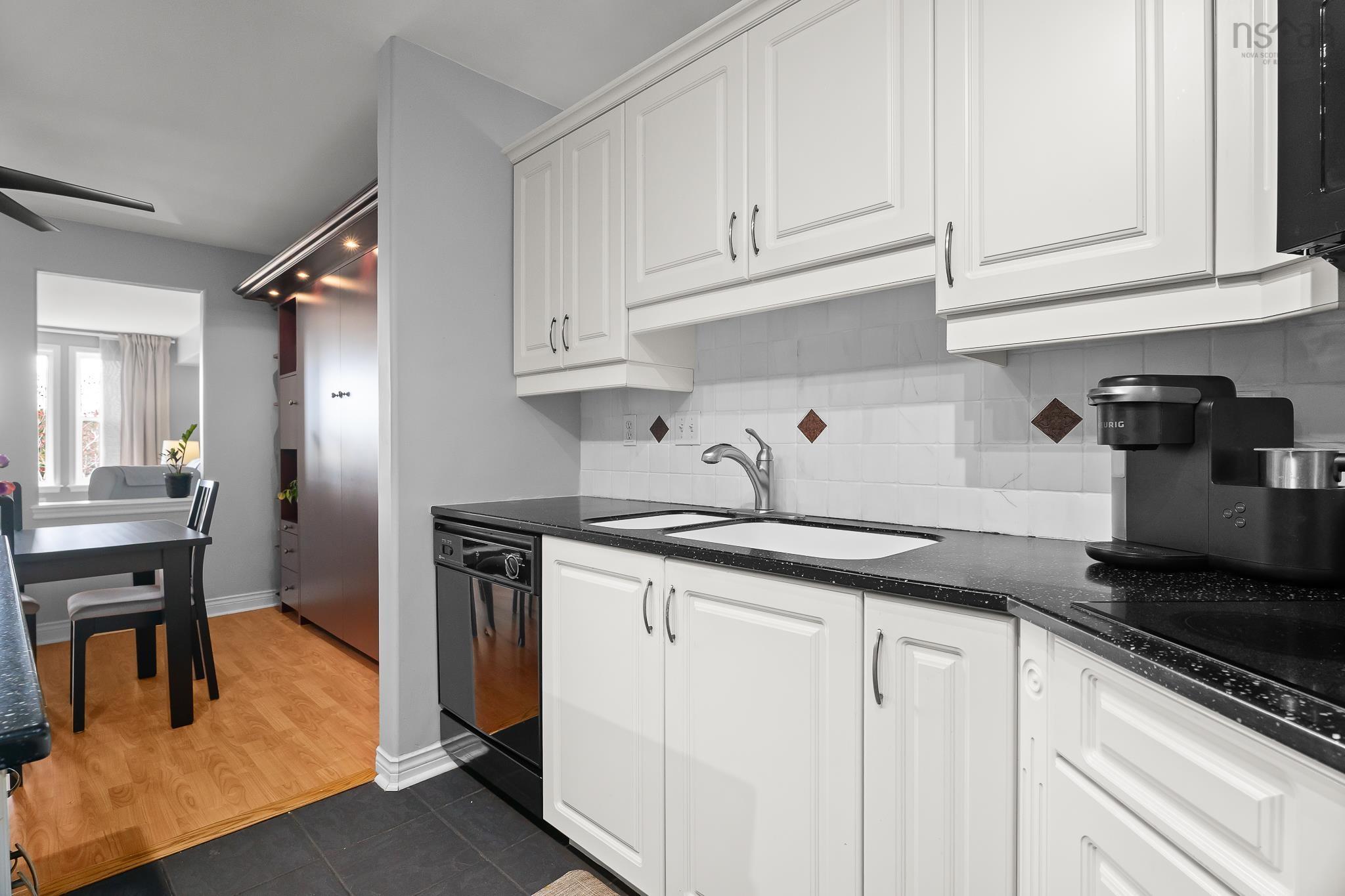 View image 18