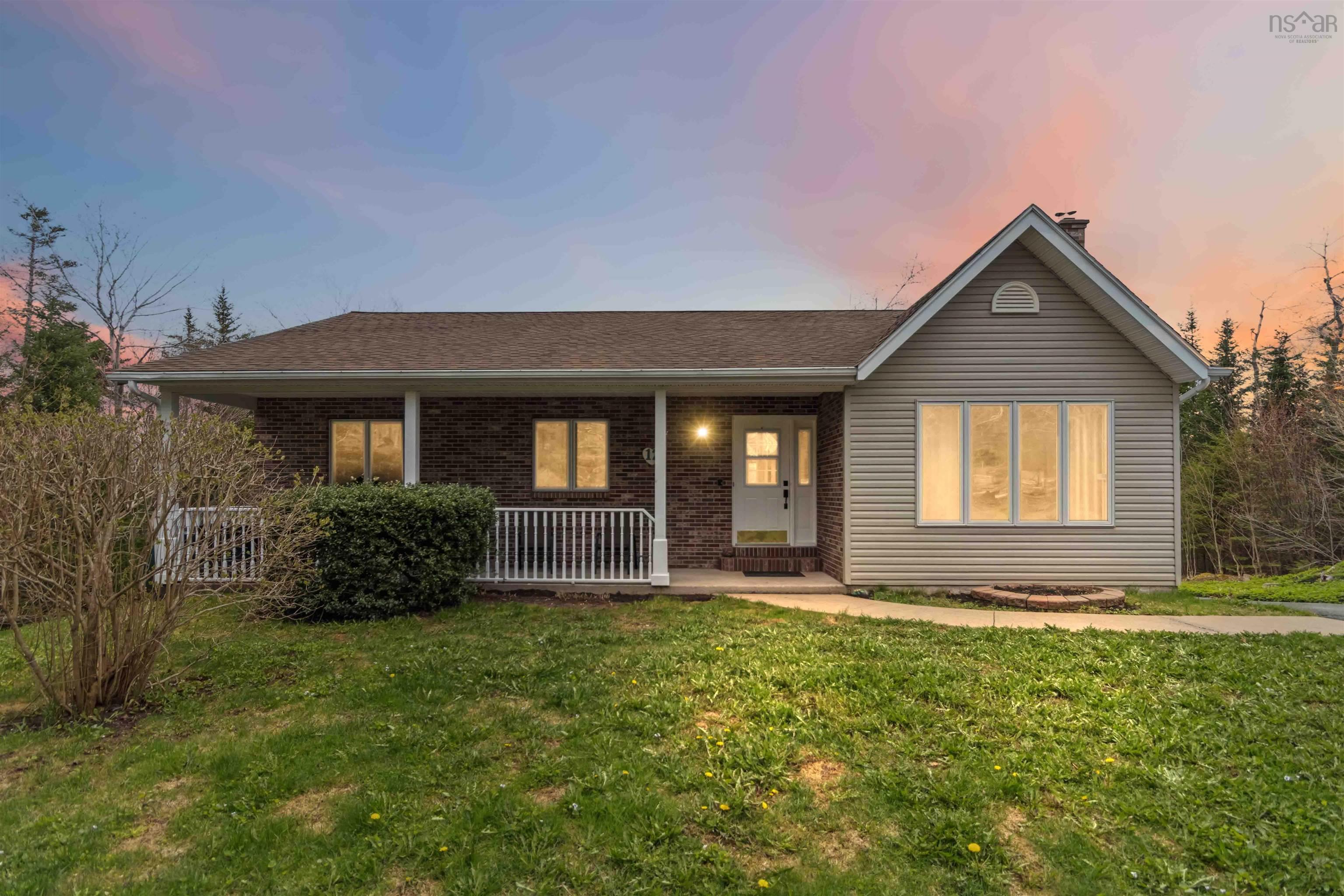 Thumbnail image for 12 Maplewood Court MLS<sup>®</sup> 202610561