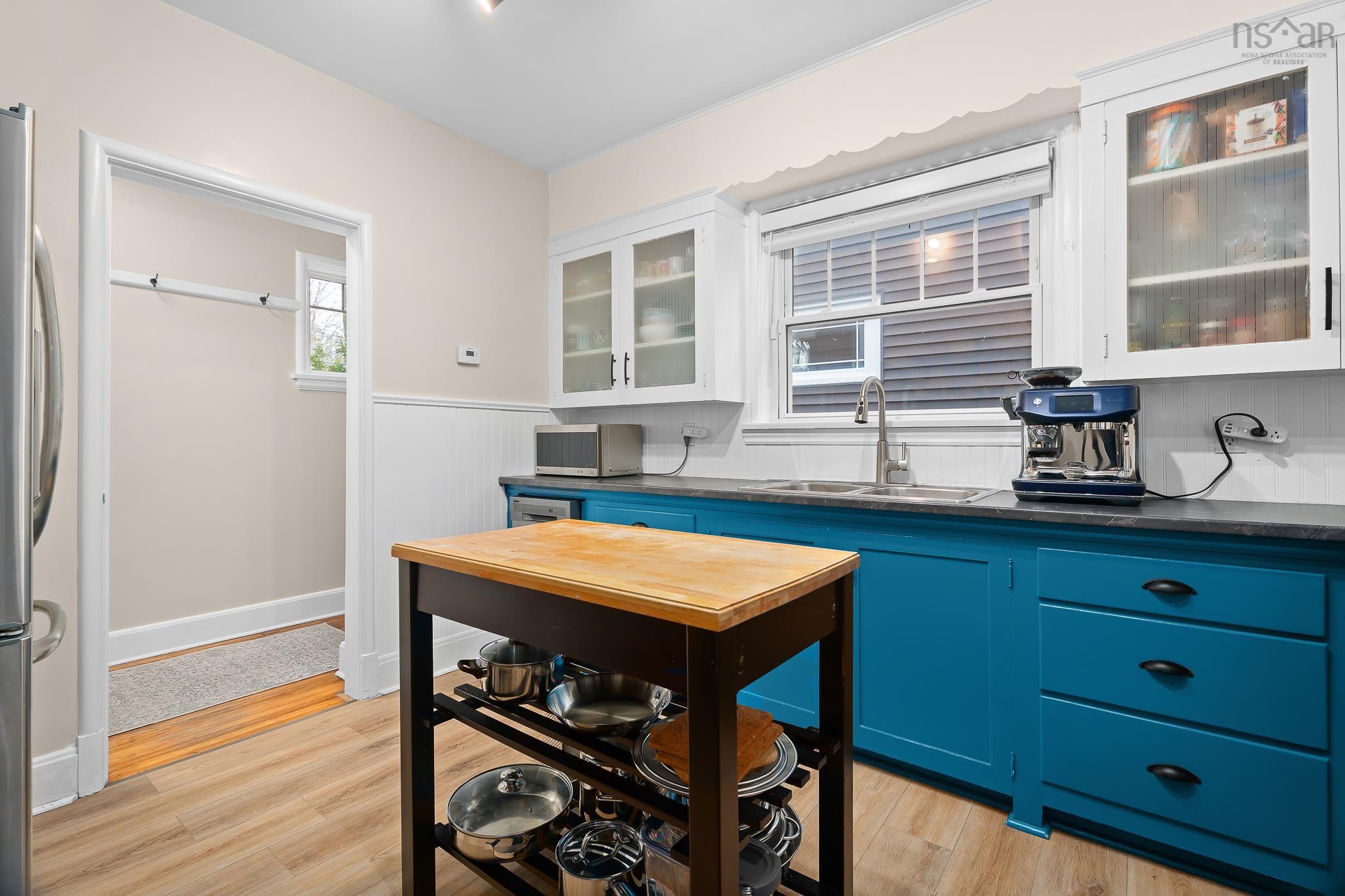 View image 9