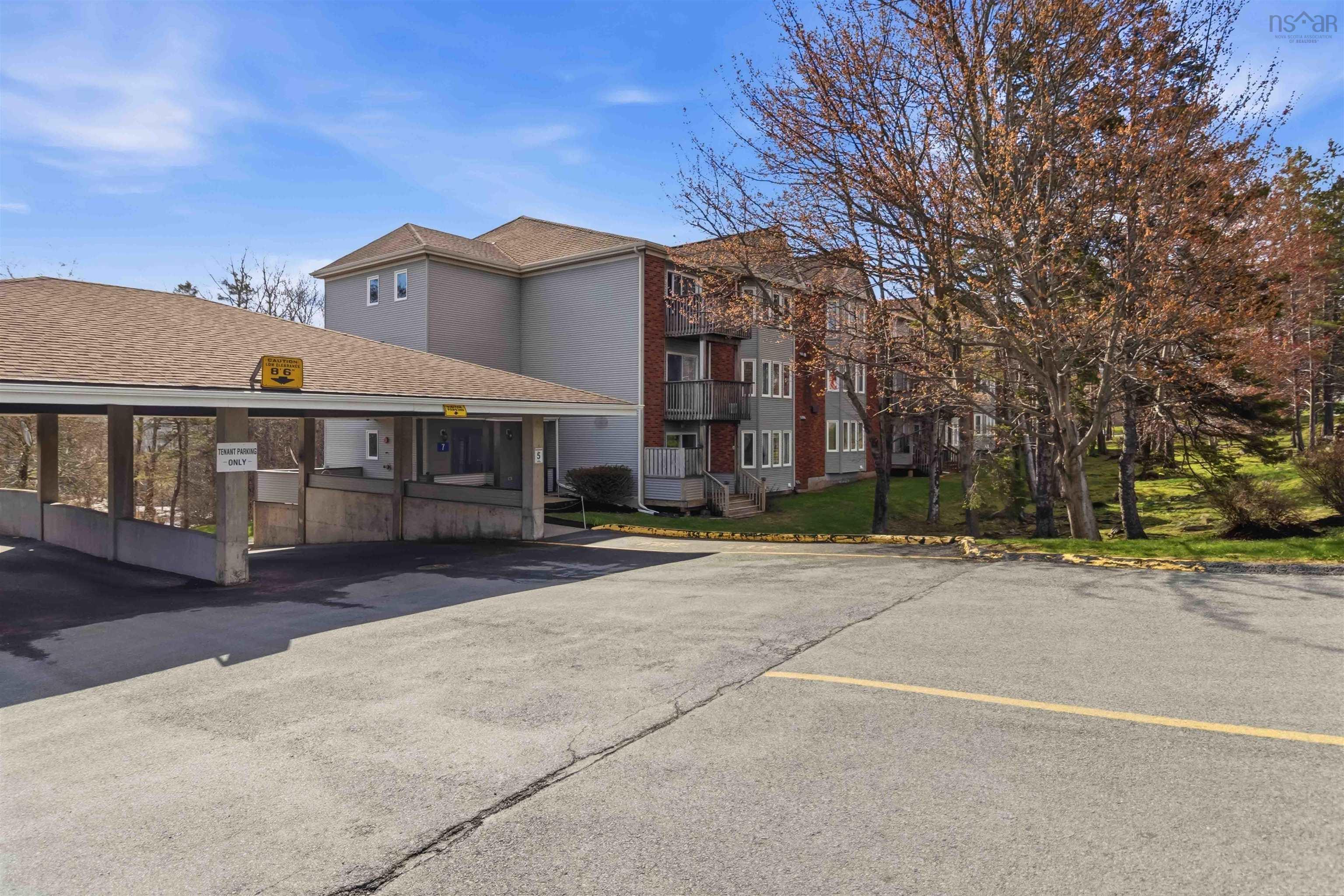 Thumbnail image for 322 7 Forest Hills Parkway MLS<sup>®</sup> 202610651