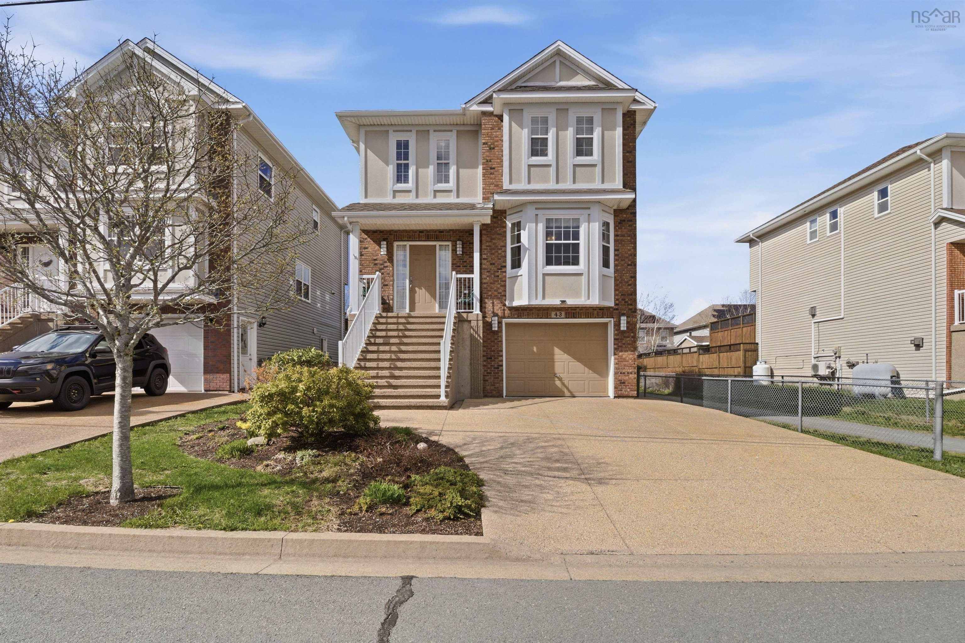 Thumbnail image for 43 Fathom Court MLS<sup>®</sup> 202610732