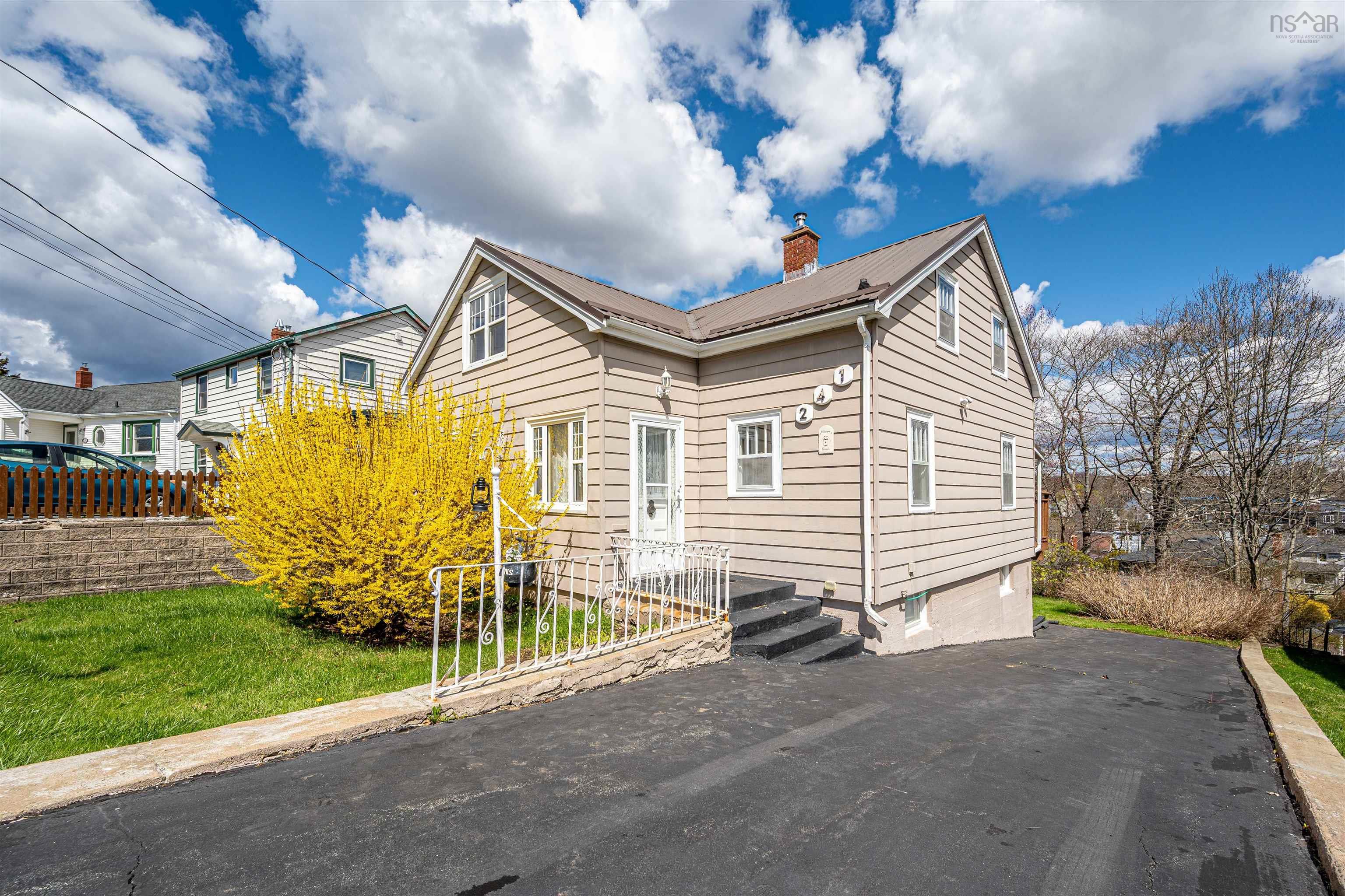 Thumbnail image for 241 Johnstone Avenue MLS<sup>®</sup> 202610782