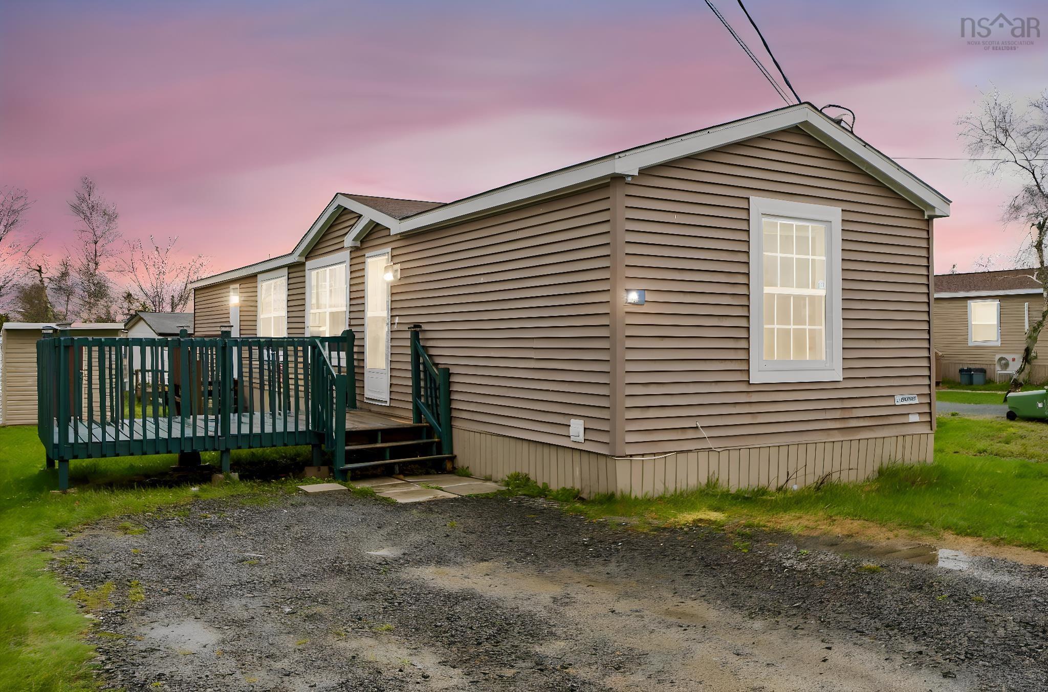 Thumbnail image for 6 Sue Ann Avenue MLS<sup>®</sup> 202610794