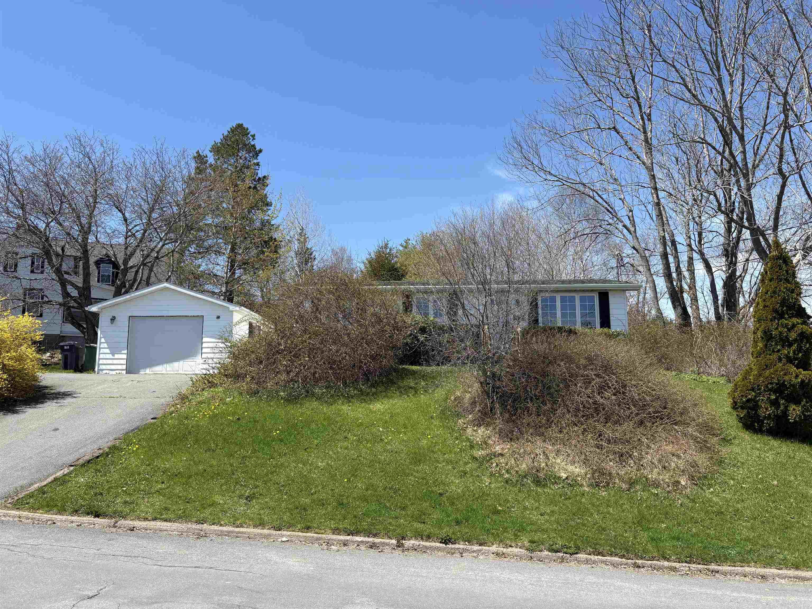 Thumbnail image for 2 Wildwood Boulevard MLS<sup>®</sup> 202610807