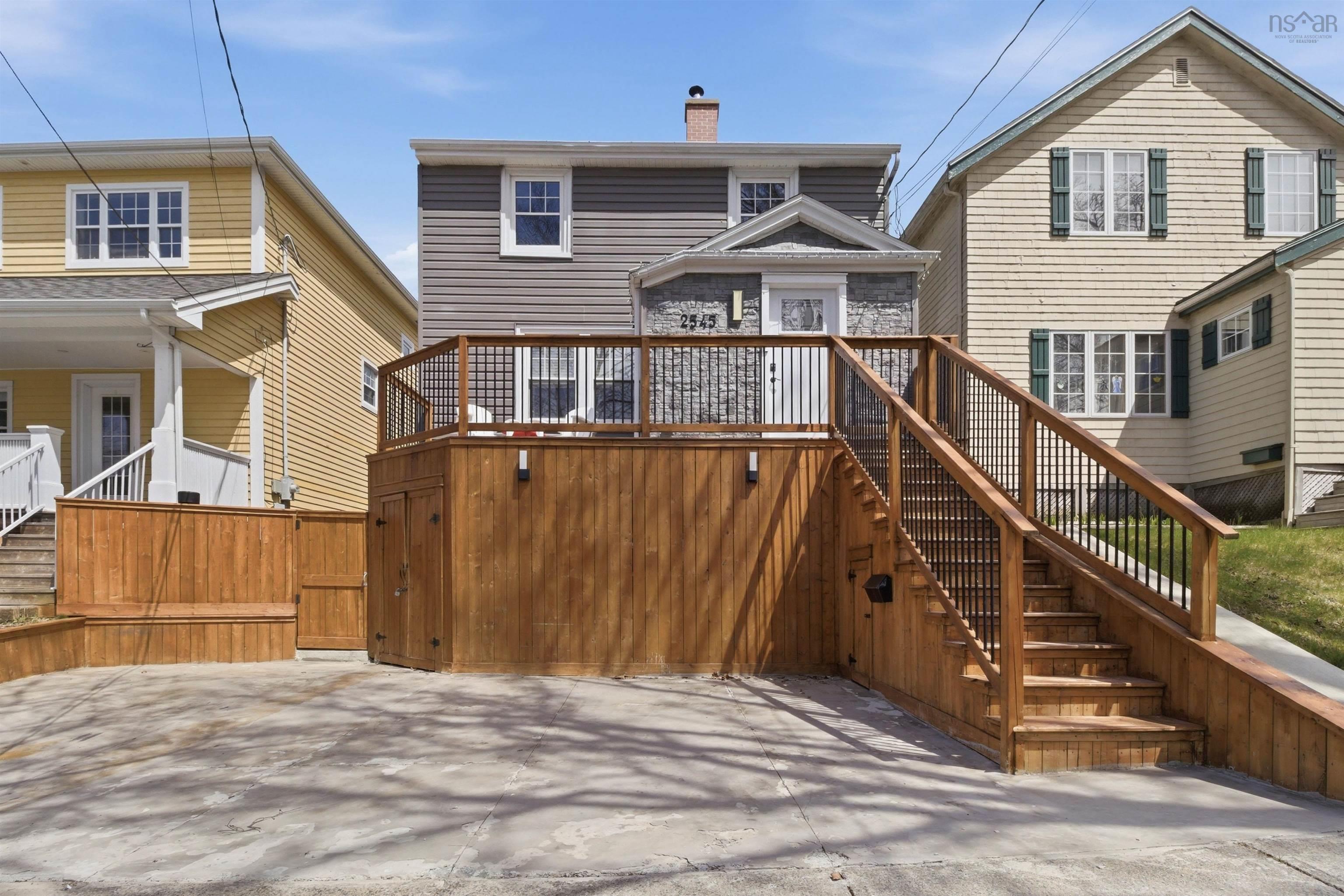 Thumbnail image for 2545 Sherwood Street MLS<sup>®</sup> 202610816