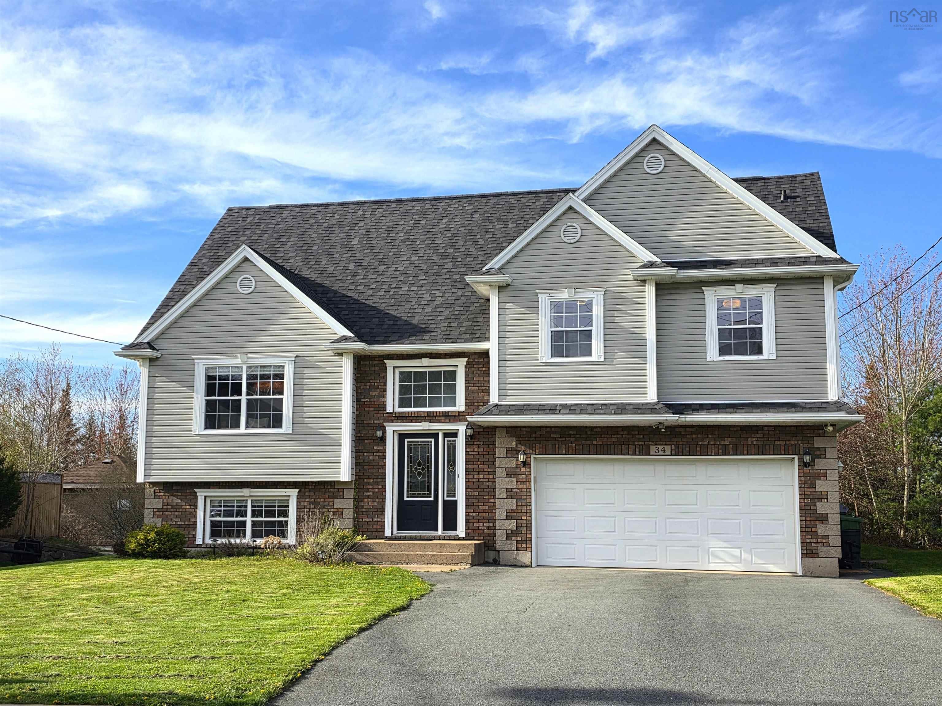 Thumbnail image for 34 Lakeridge Crescent MLS<sup>®</sup> 202610976