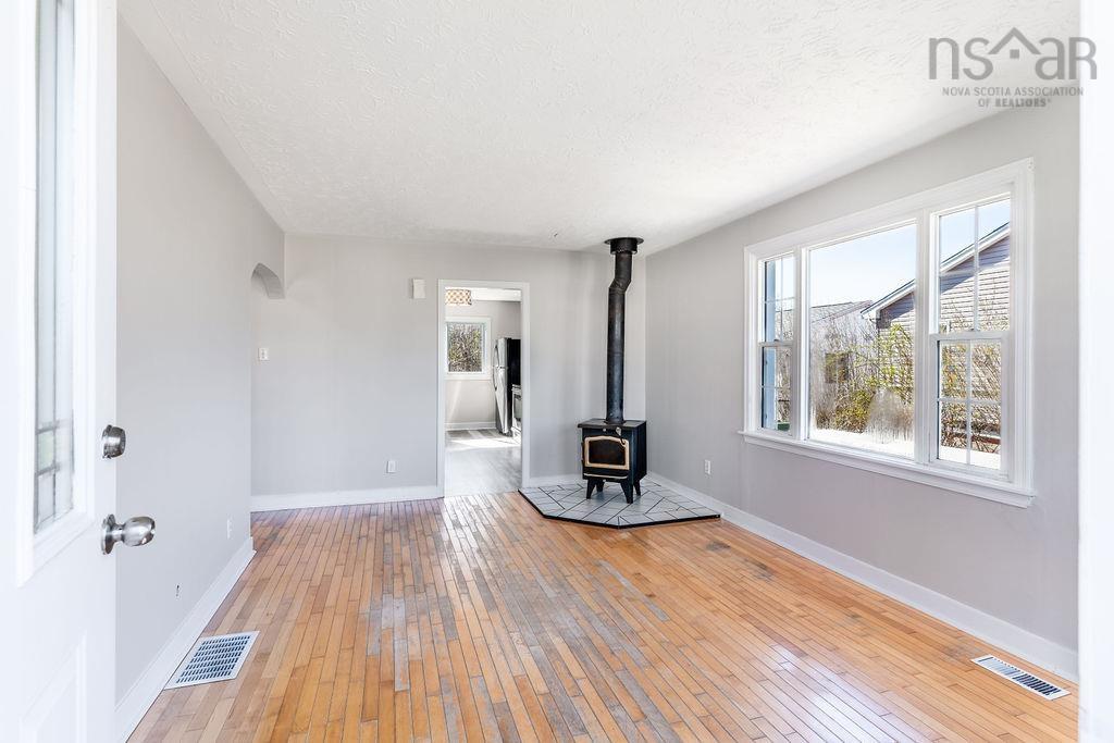 View image 11