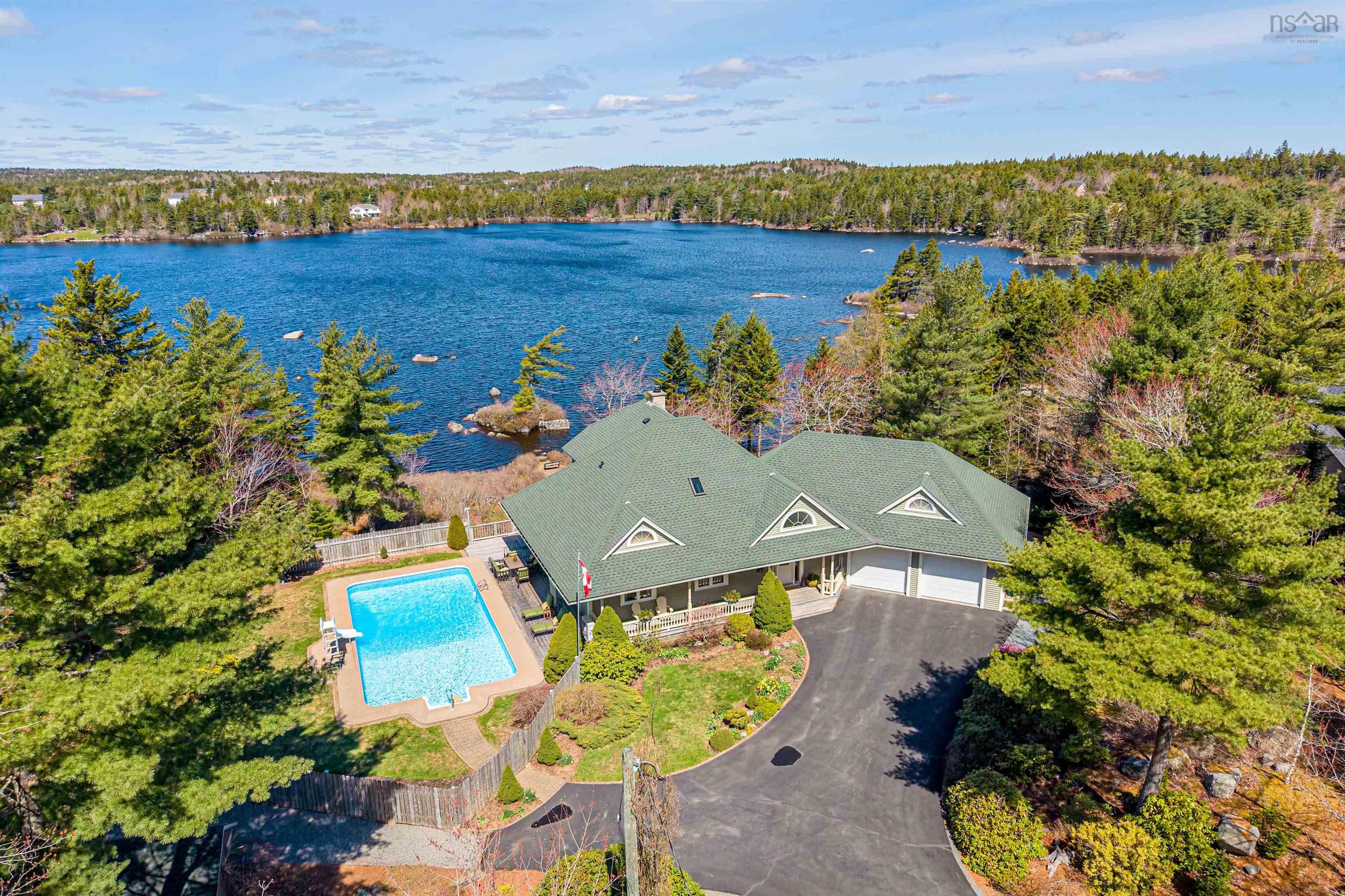 Thumbnail image for 243 Lakeshore Drive MLS<sup>®</sup> 202611126