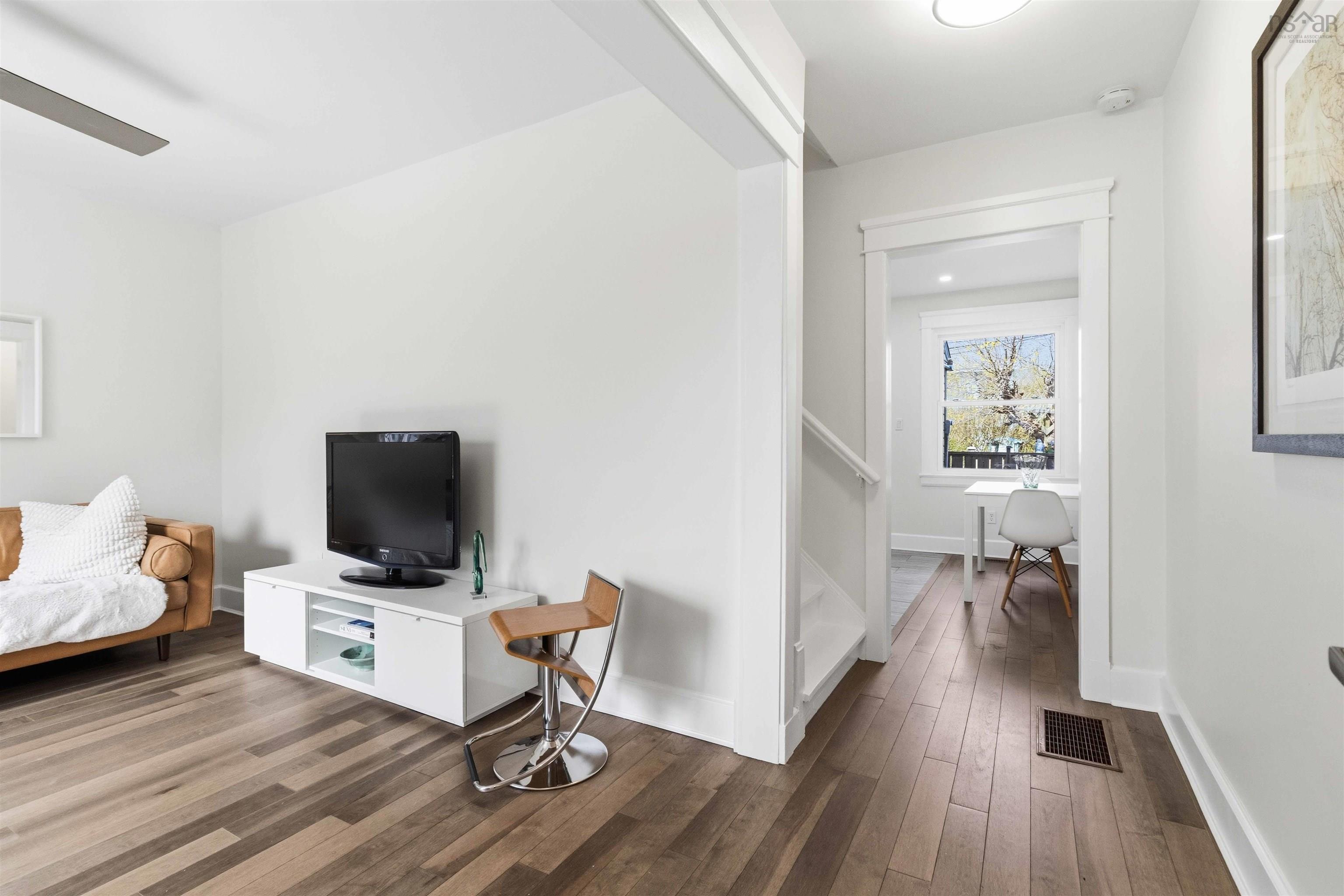 View image 11
