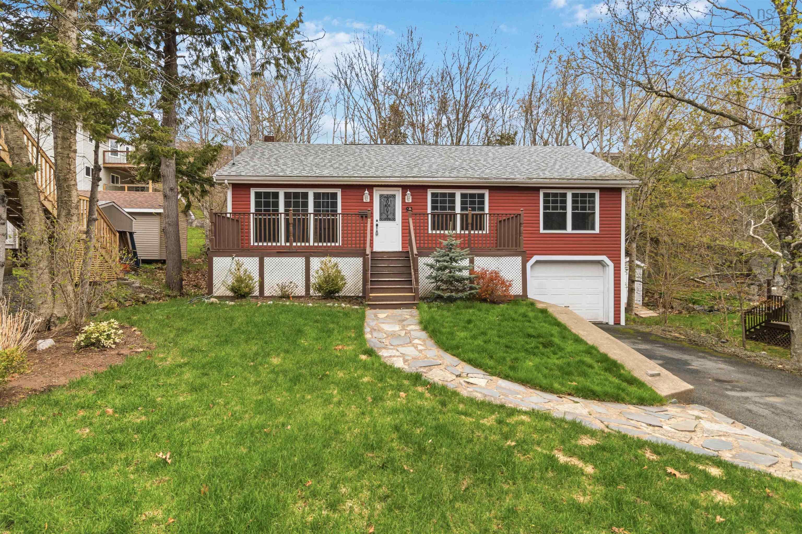 Thumbnail image for 91 Meadowbrook Drive MLS<sup>®</sup> 202611569
