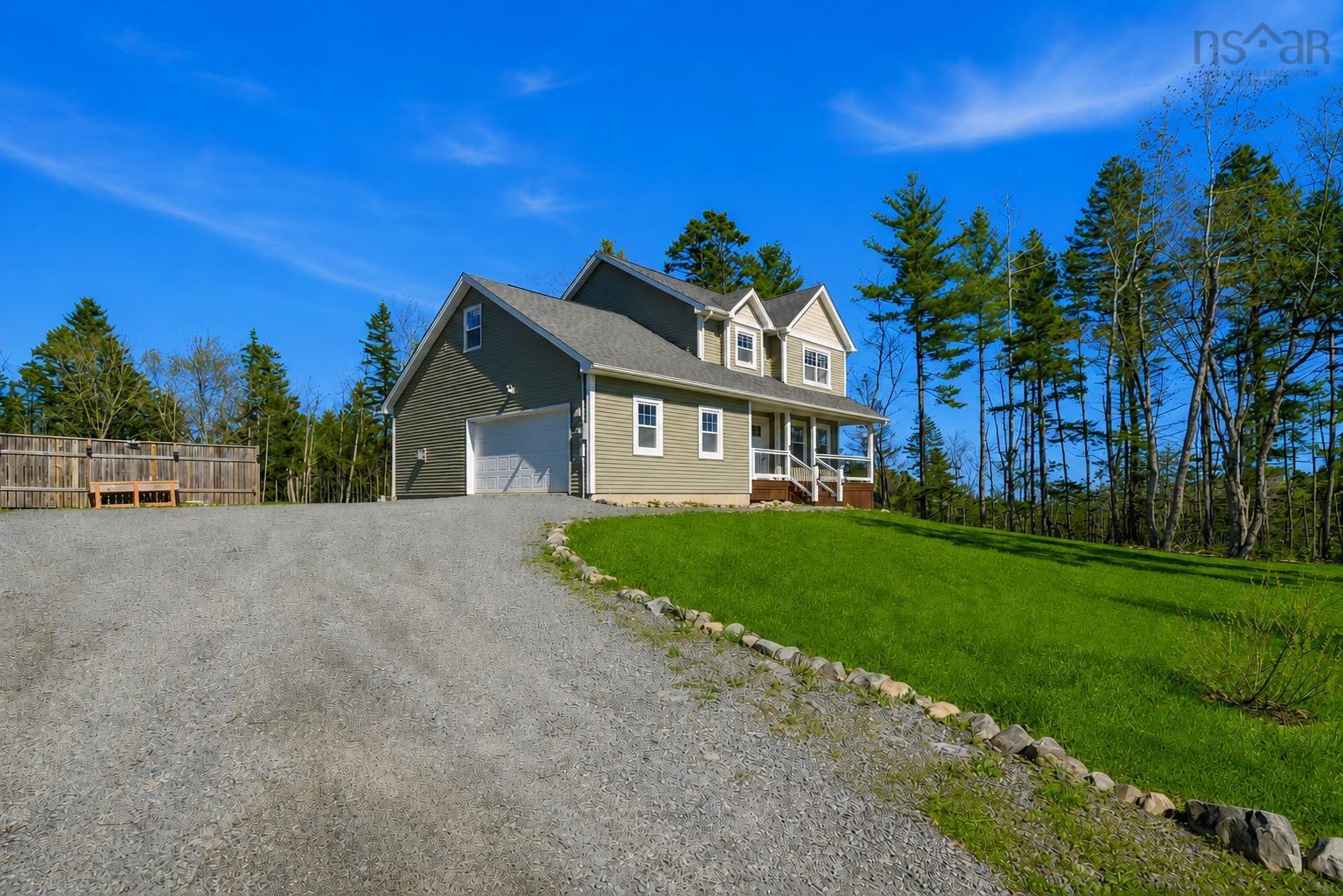 Thumbnail image for 490 Crooked Stick Pass MLS<sup>®</sup> 202611631