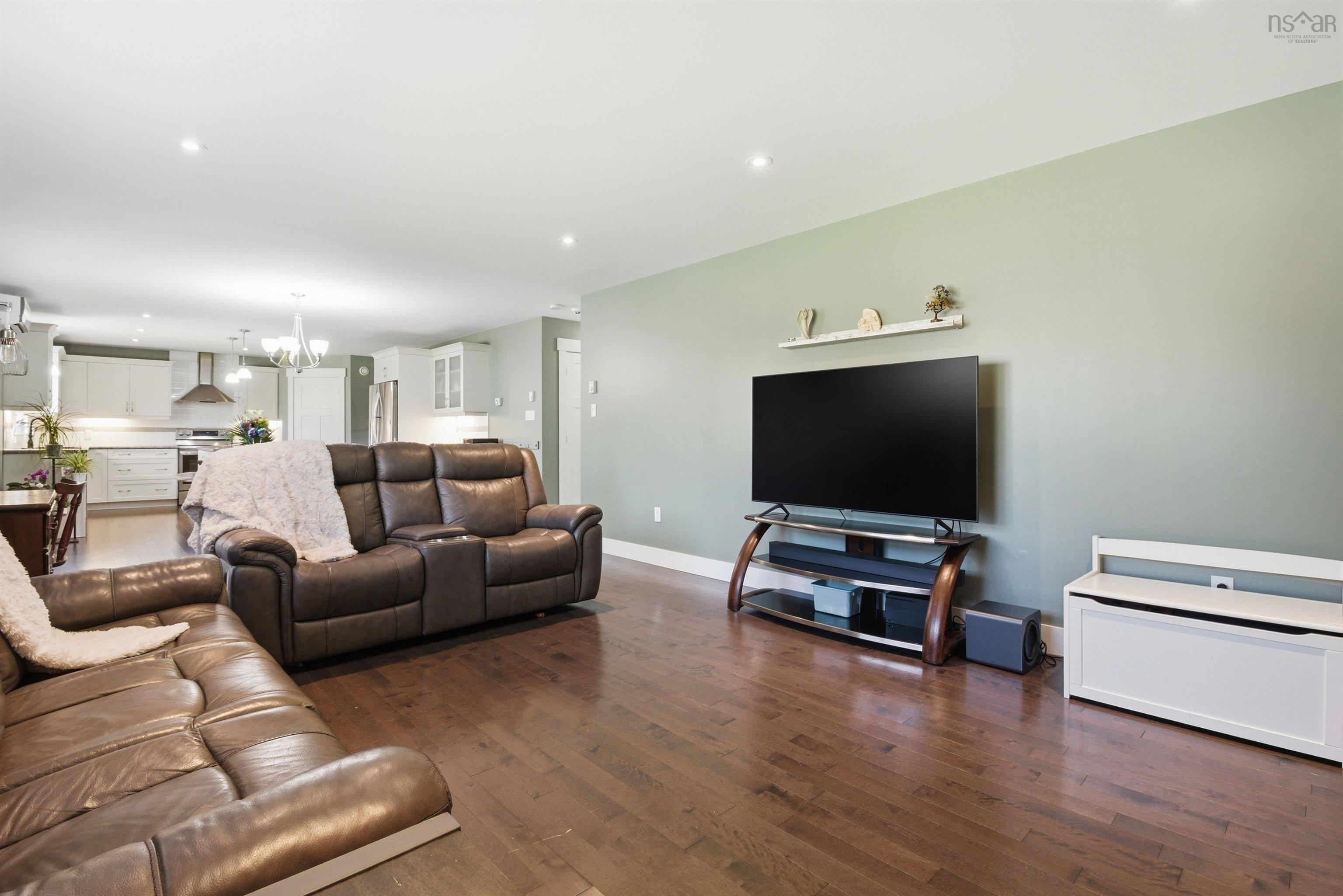 View image 8