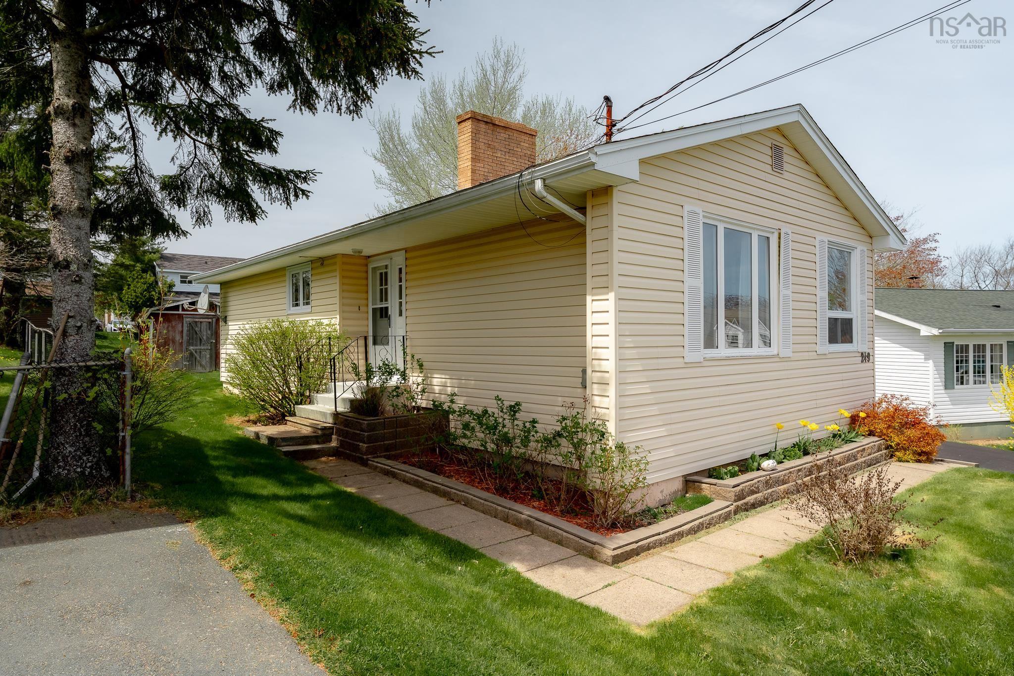 Thumbnail image for 249 Poplar Drive MLS<sup>®</sup> 202611655
