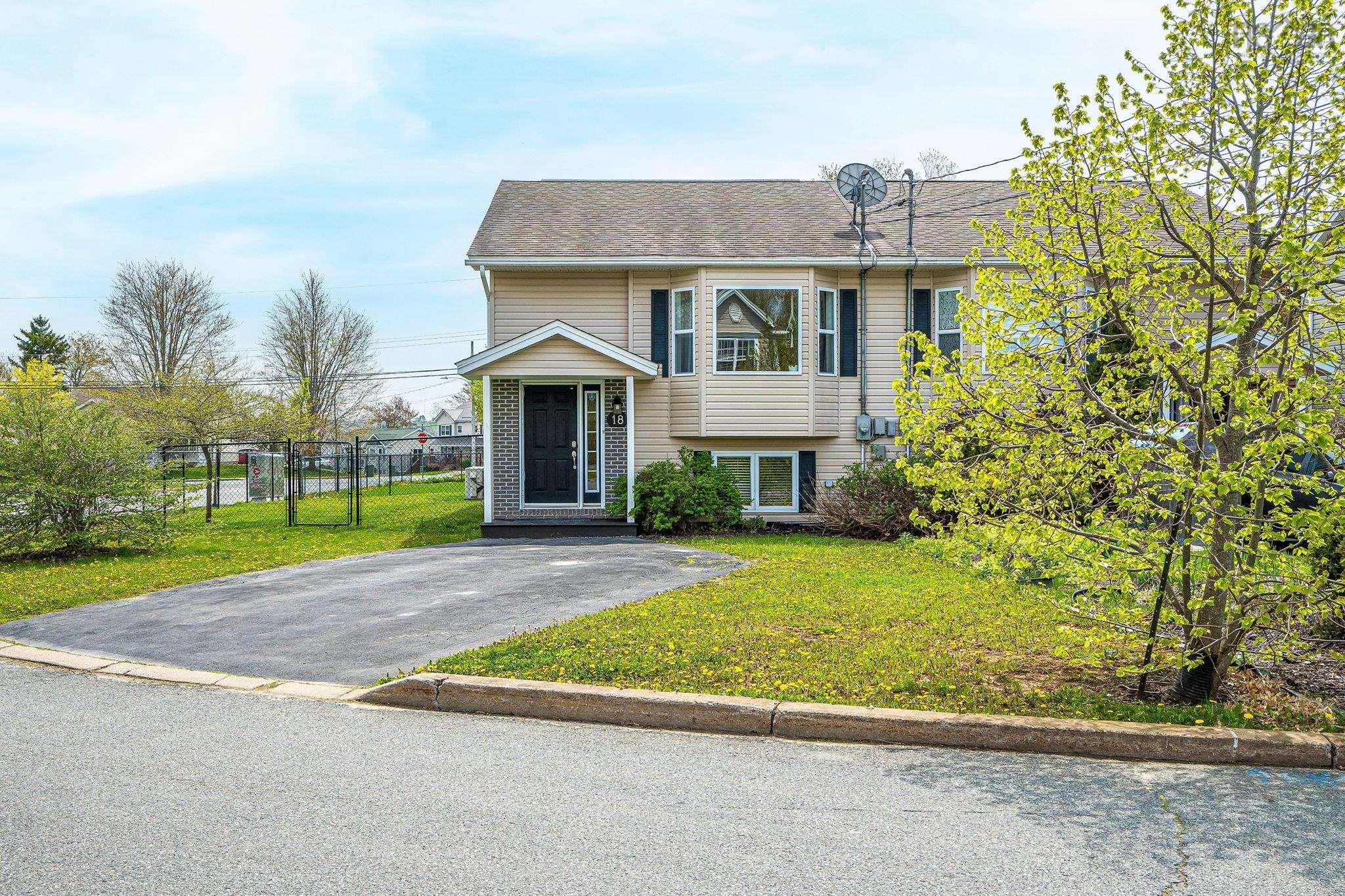 Thumbnail image for 18 Batten Crescent MLS<sup>®</sup> 202611656