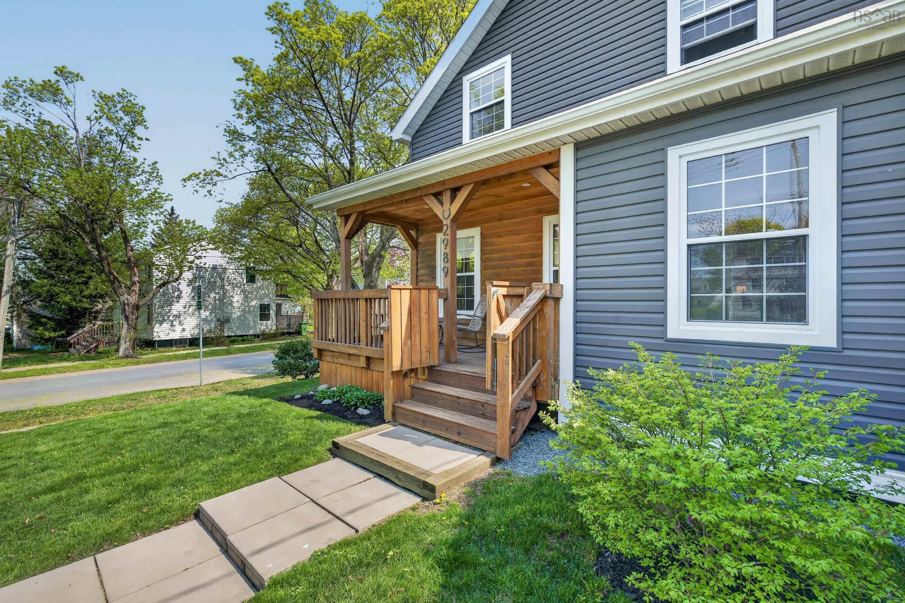 Thumbnail image for 2989 Connaught Avenue MLS<sup>®</sup> 202611760
