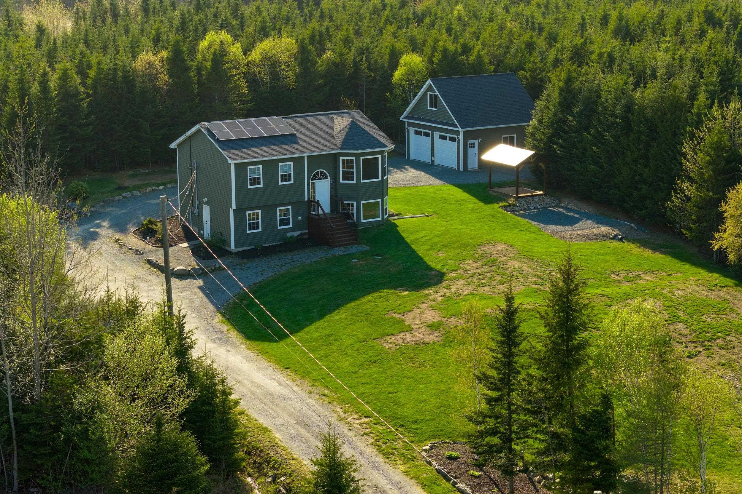 Thumbnail image for 215 West Porters Lake Road MLS<sup>®</sup> 202611816