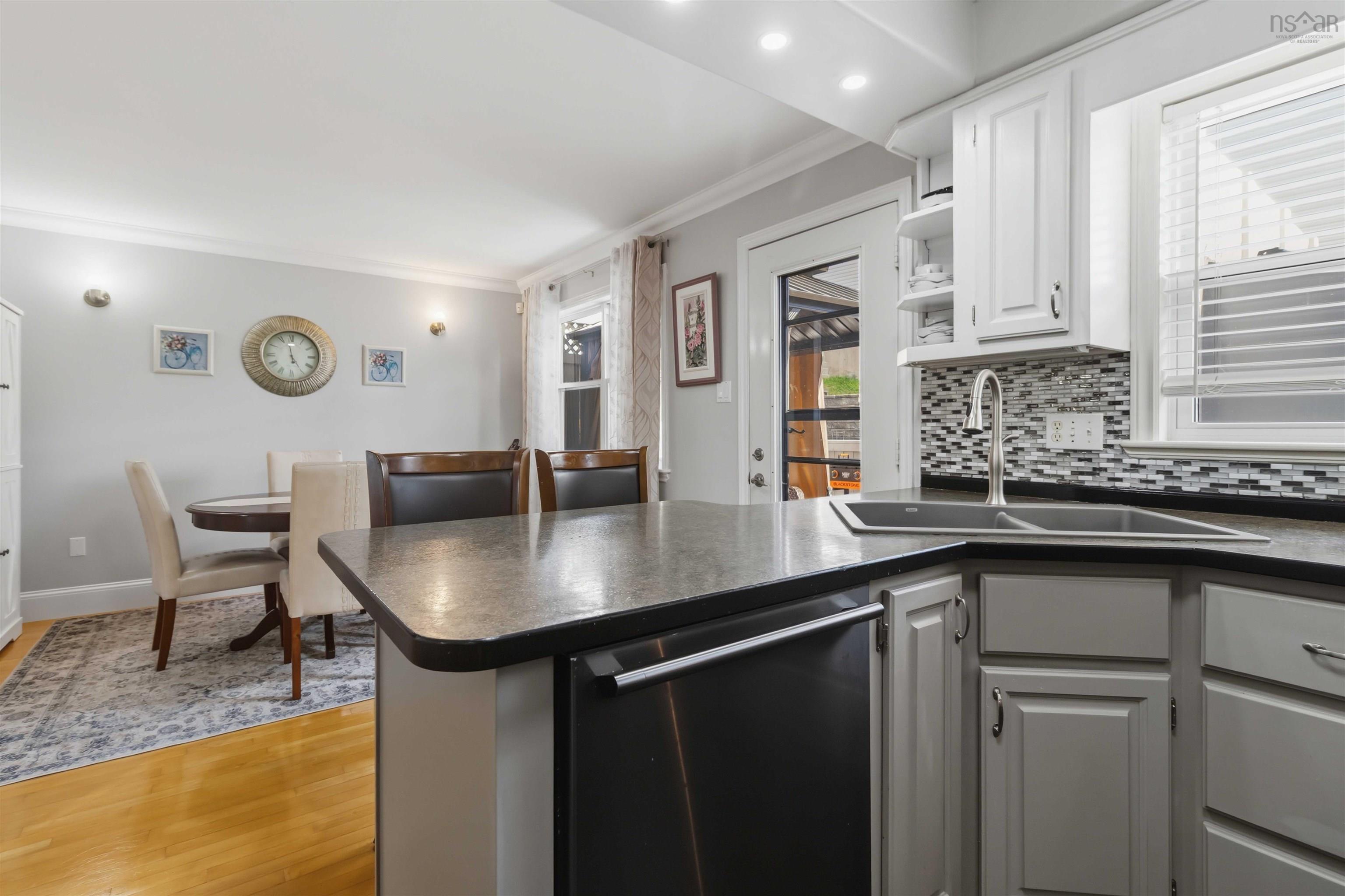 View image 11