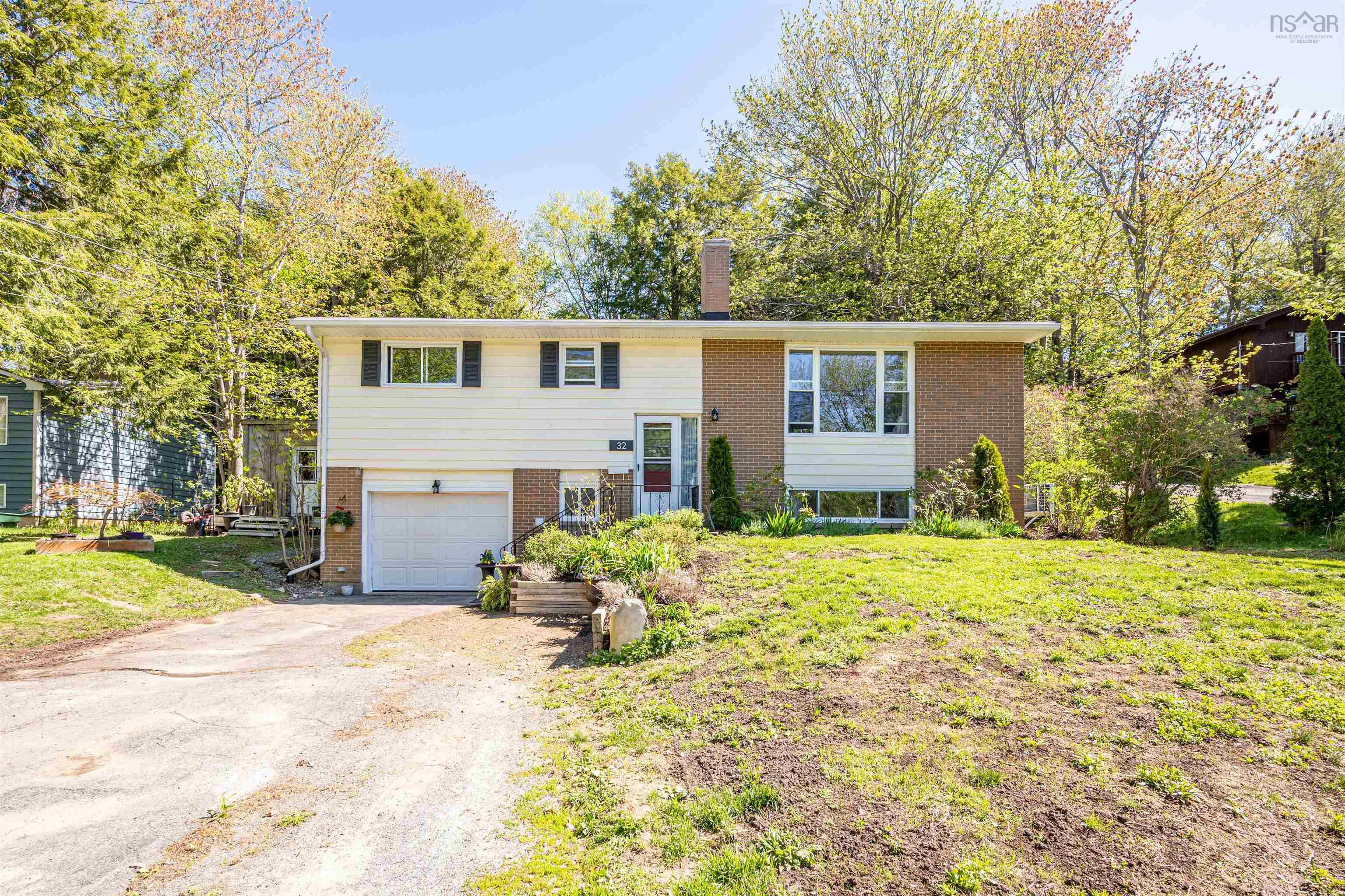 Thumbnail image for 32 Martyn Drive MLS<sup>®</sup> 202612040